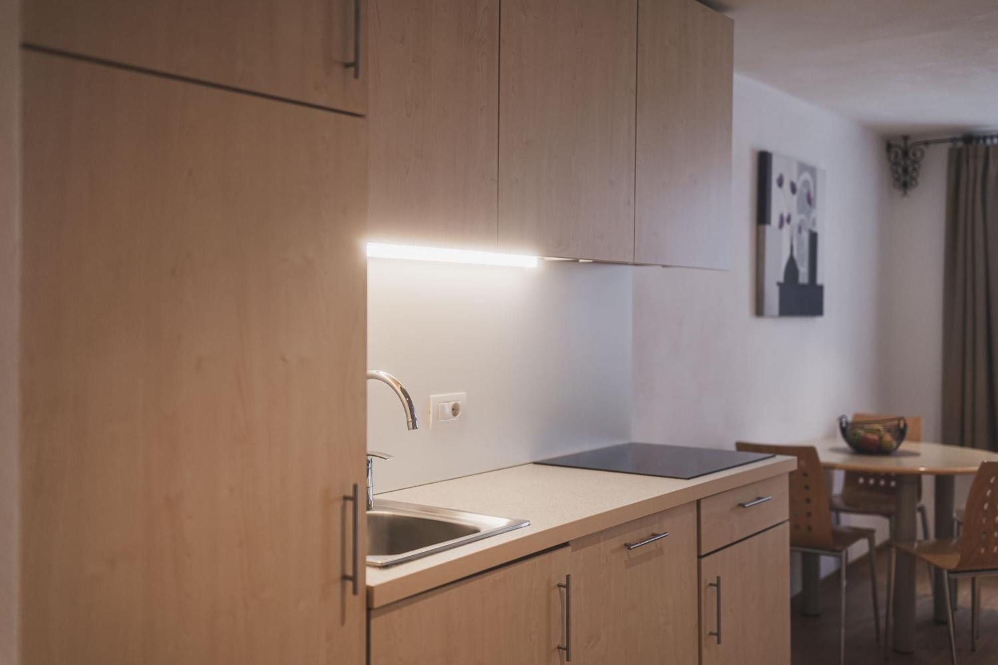 One-Bedroom Apartment,1595440738:JPEG