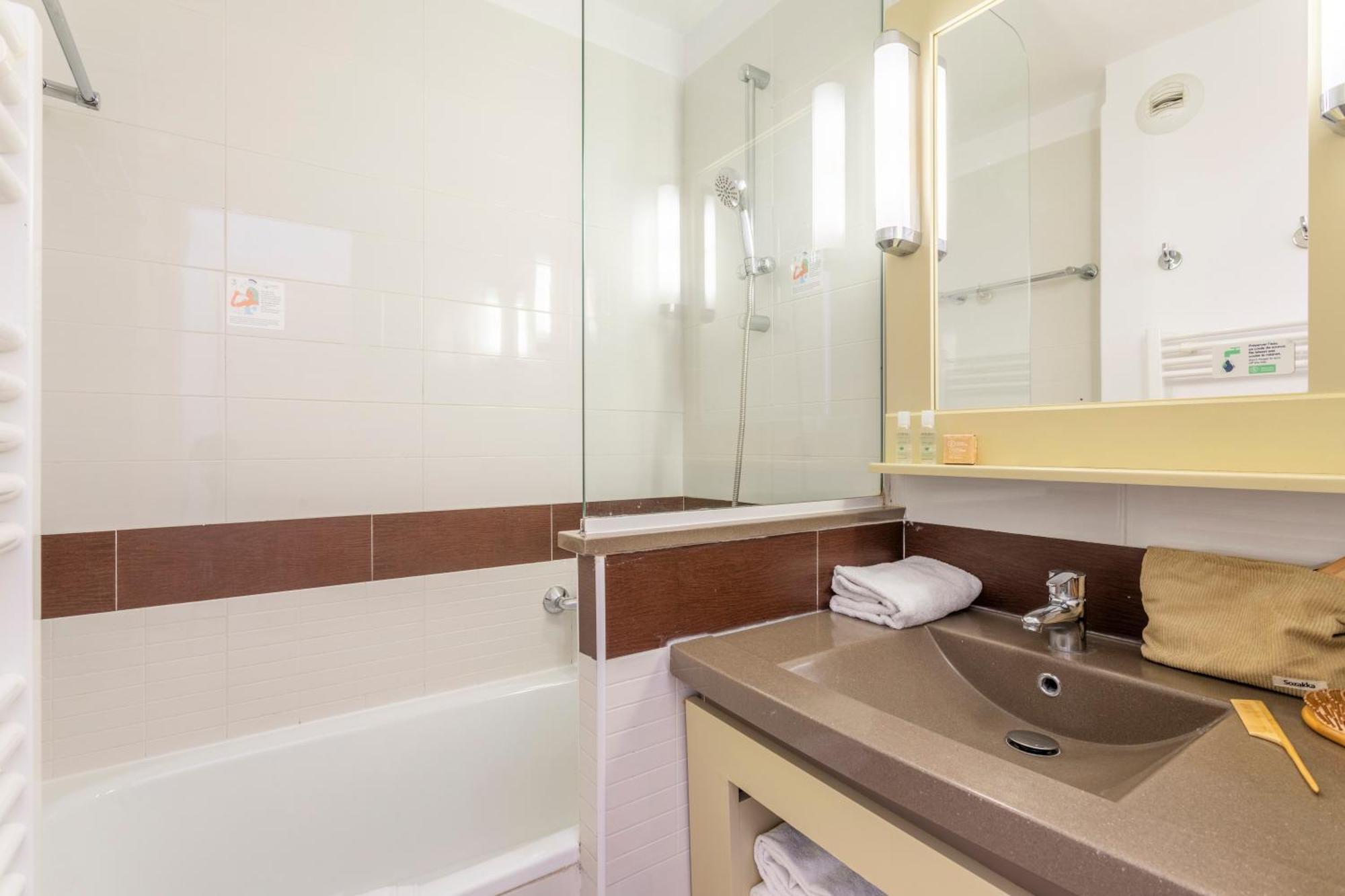 One-Bedroom Apartment Air Conditioning Terrace Sea View,1596013819:JPEG