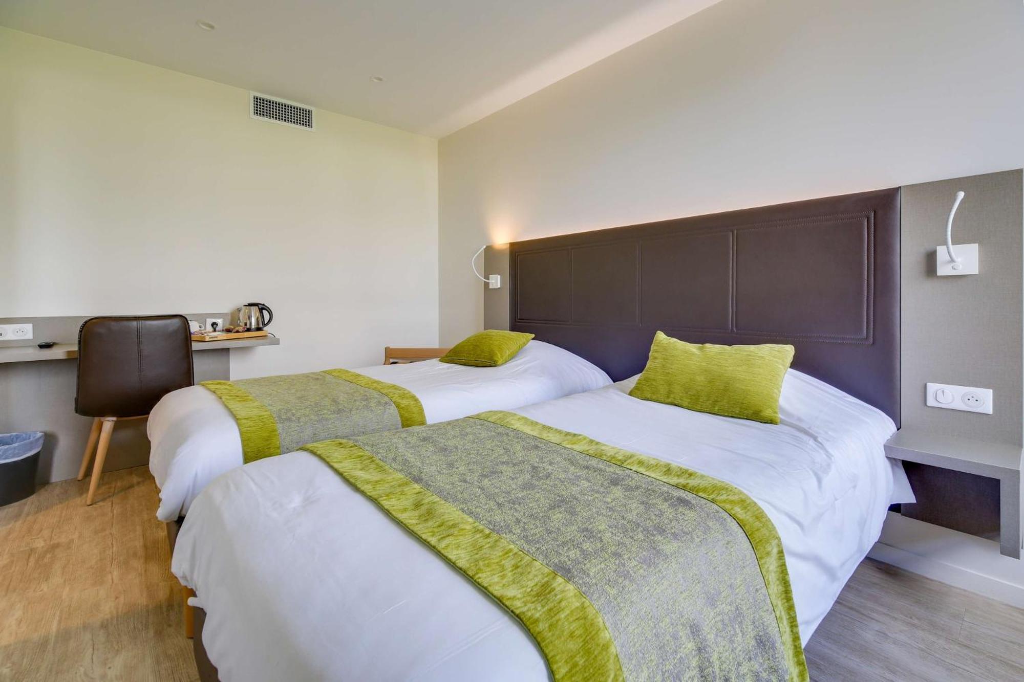Family Room,1596034582:JPEG