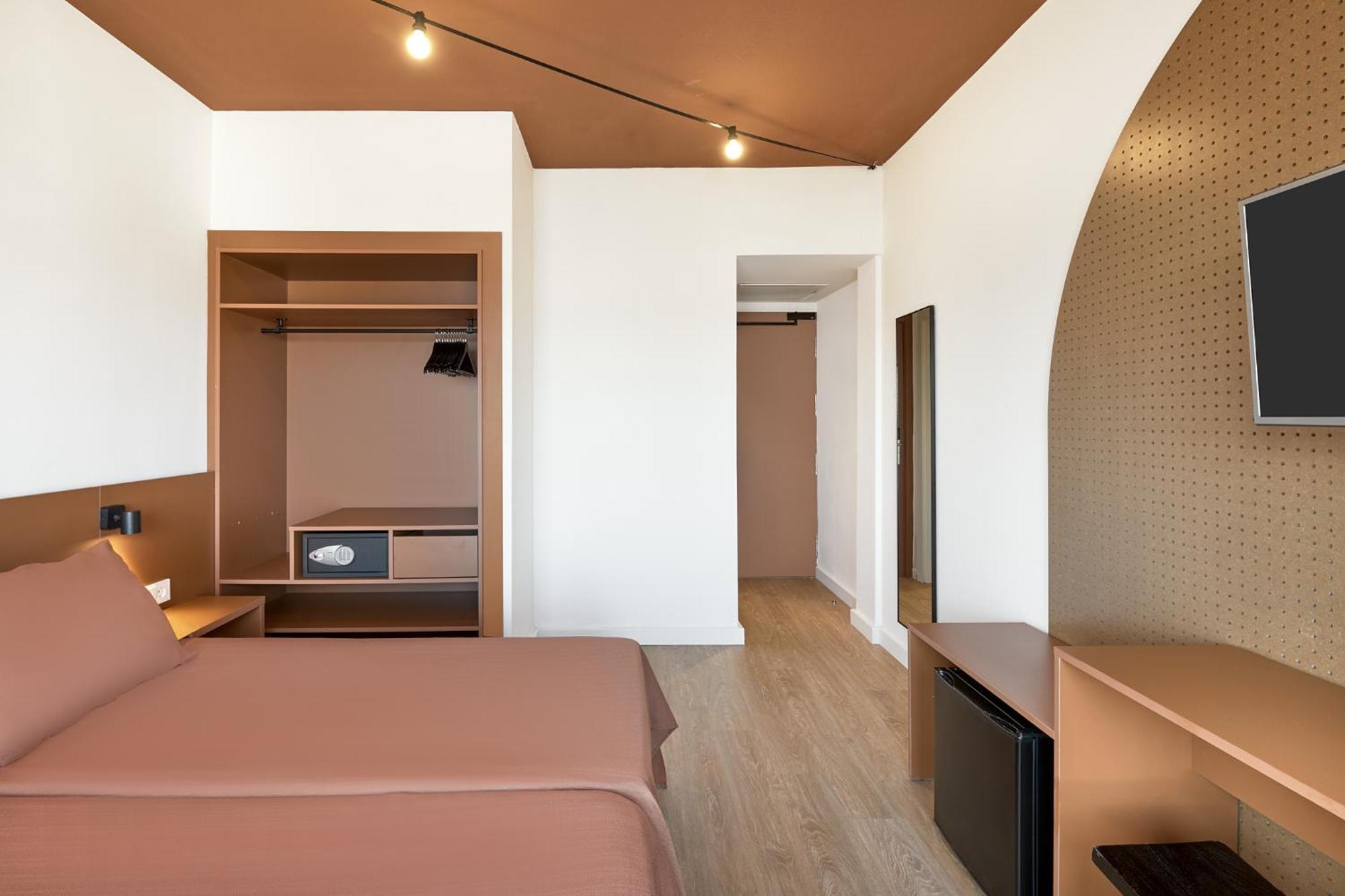 Double Room with Side Sea View  (2 Adults) - Bed & Unlimited Brunch
