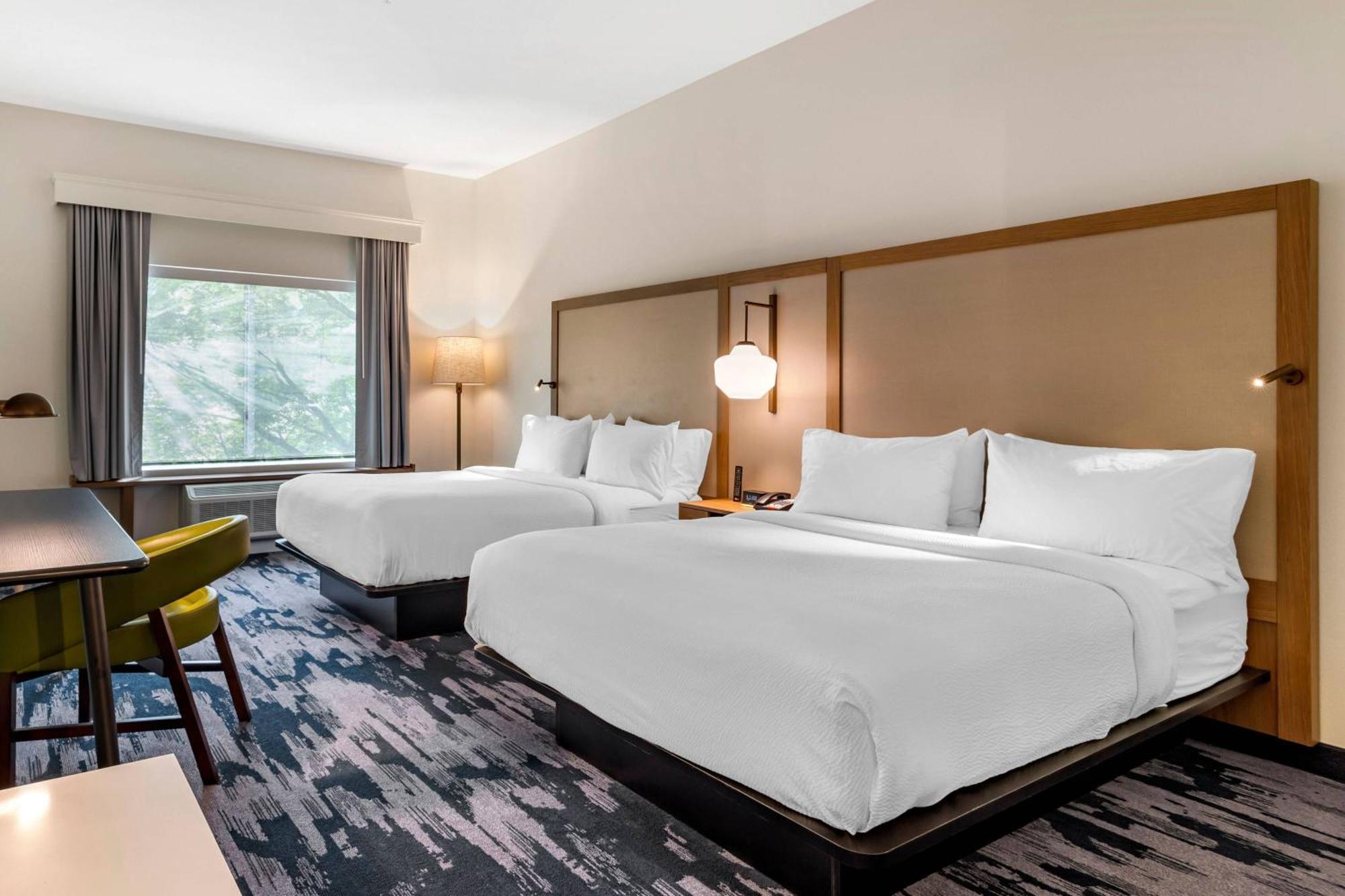 Queen Room with Two Queen Beds and Bathtub - Mobility Access/Hearing Accessible