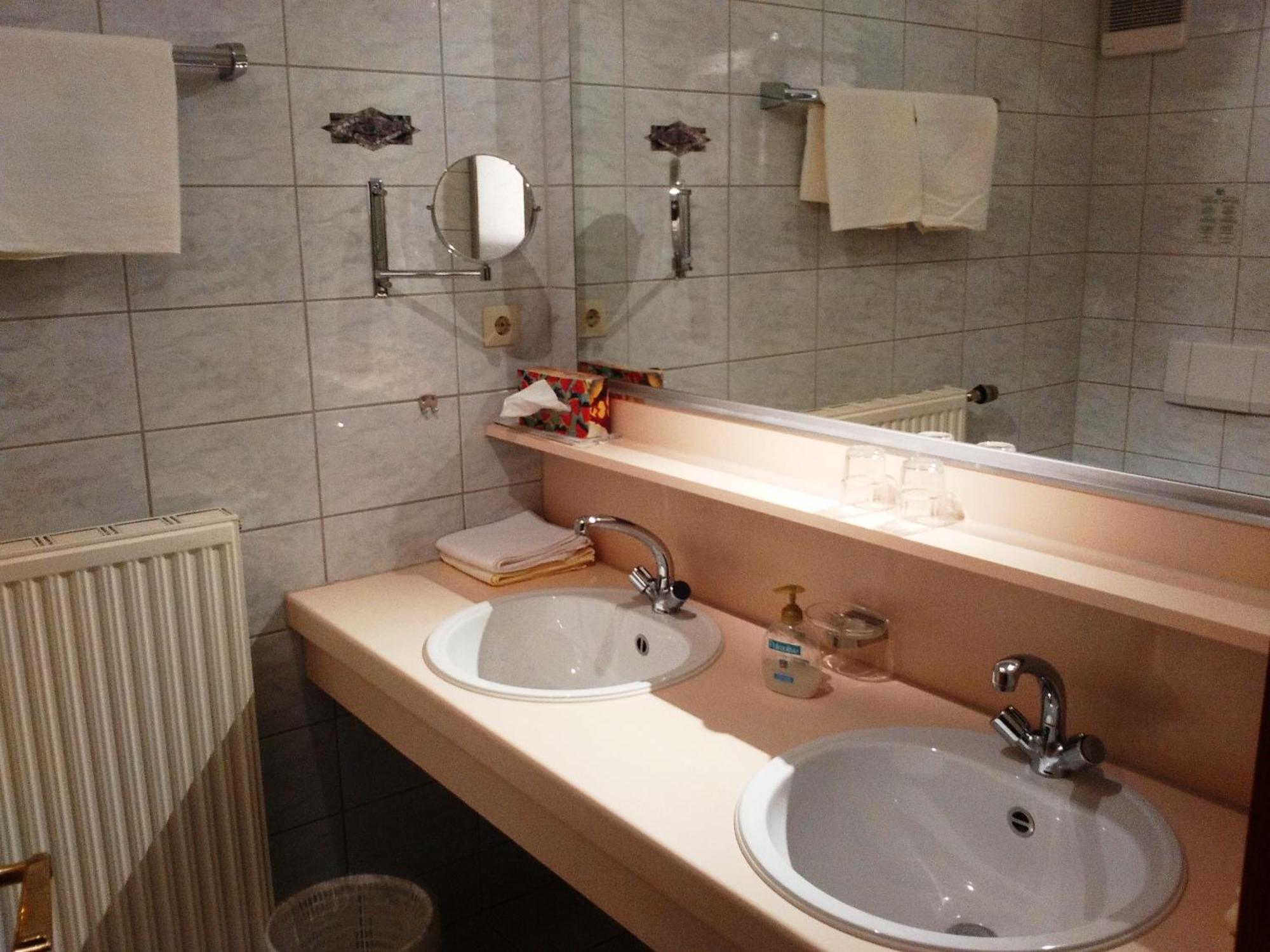 Double Room Private Bathroom