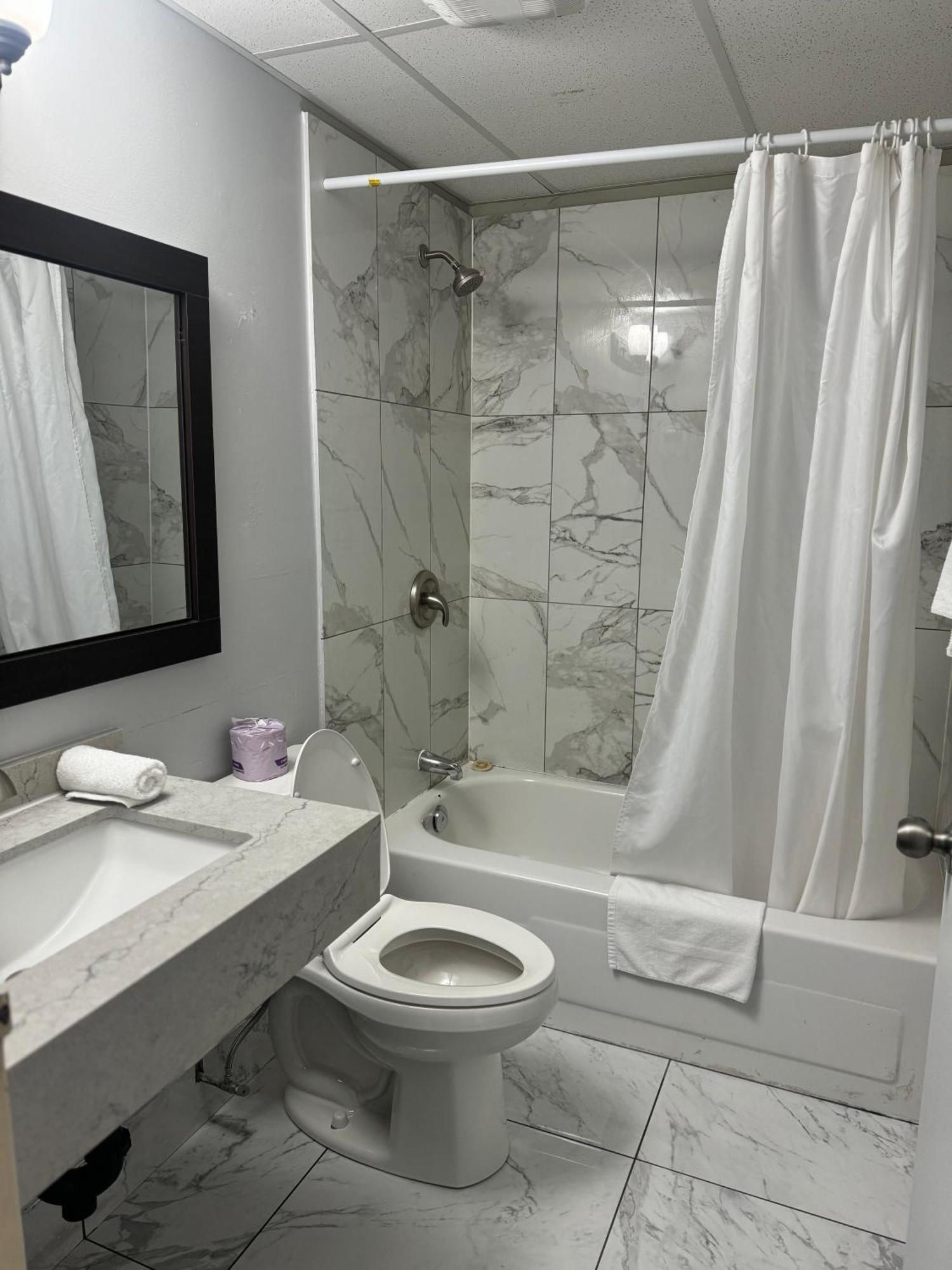 King Room with Spa Bath