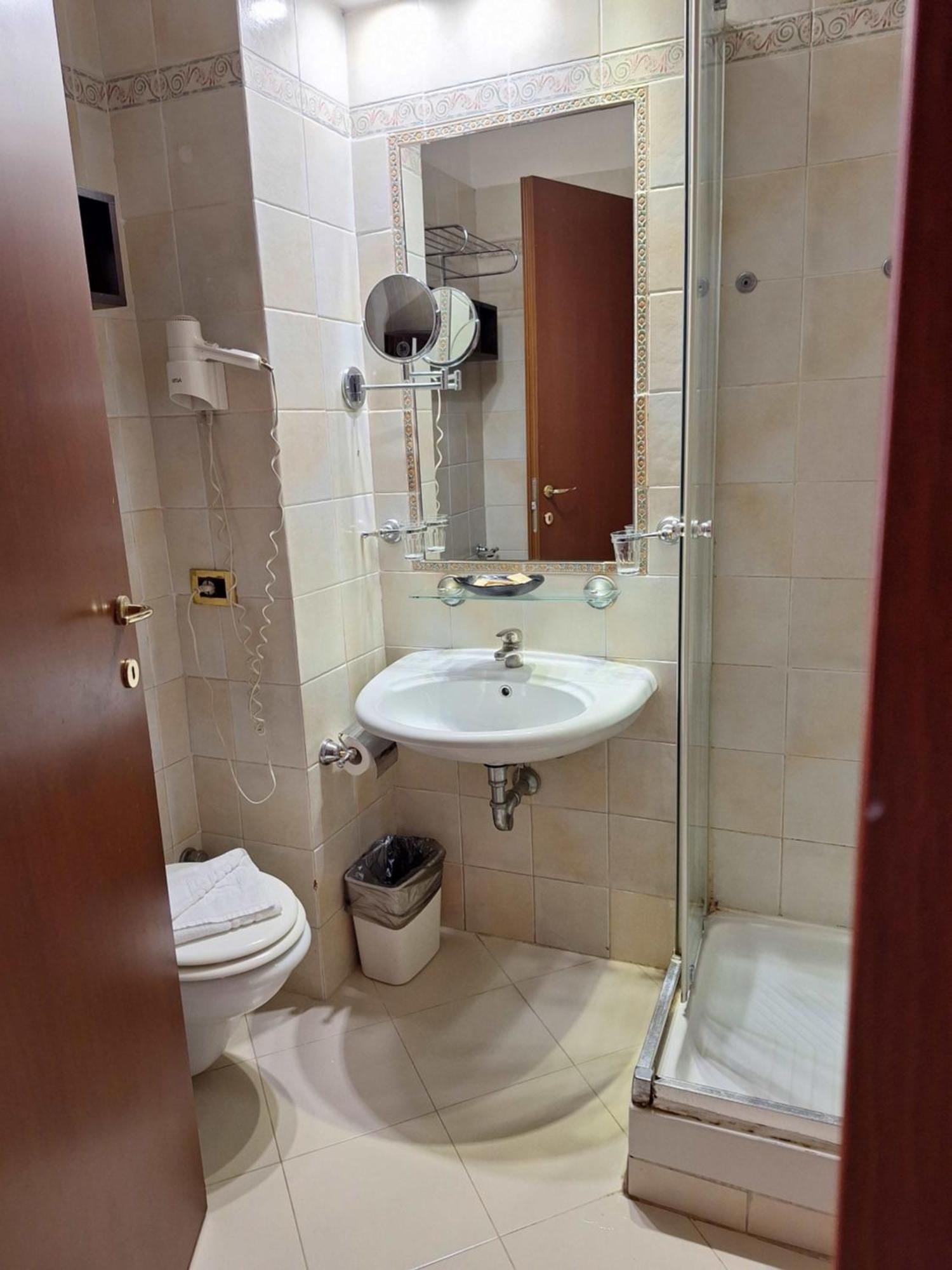Double or Twin Room,1772056742:JPEG