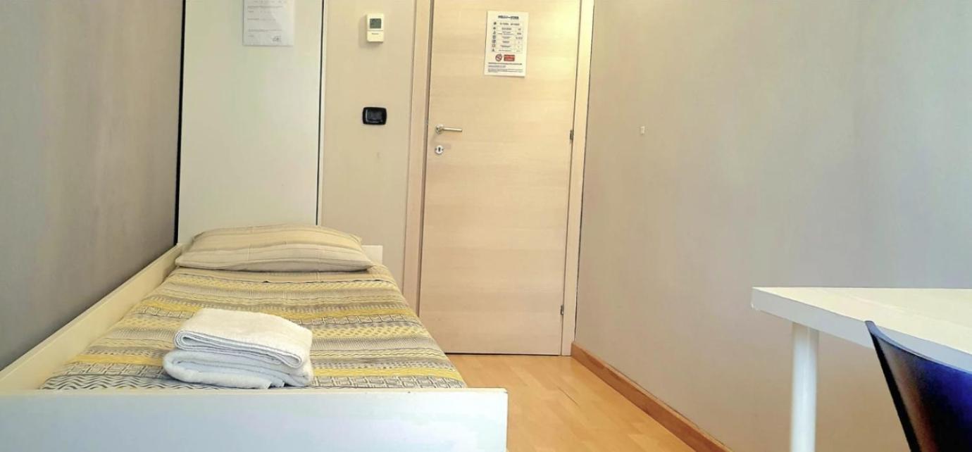 Single Room Private External Bathroom