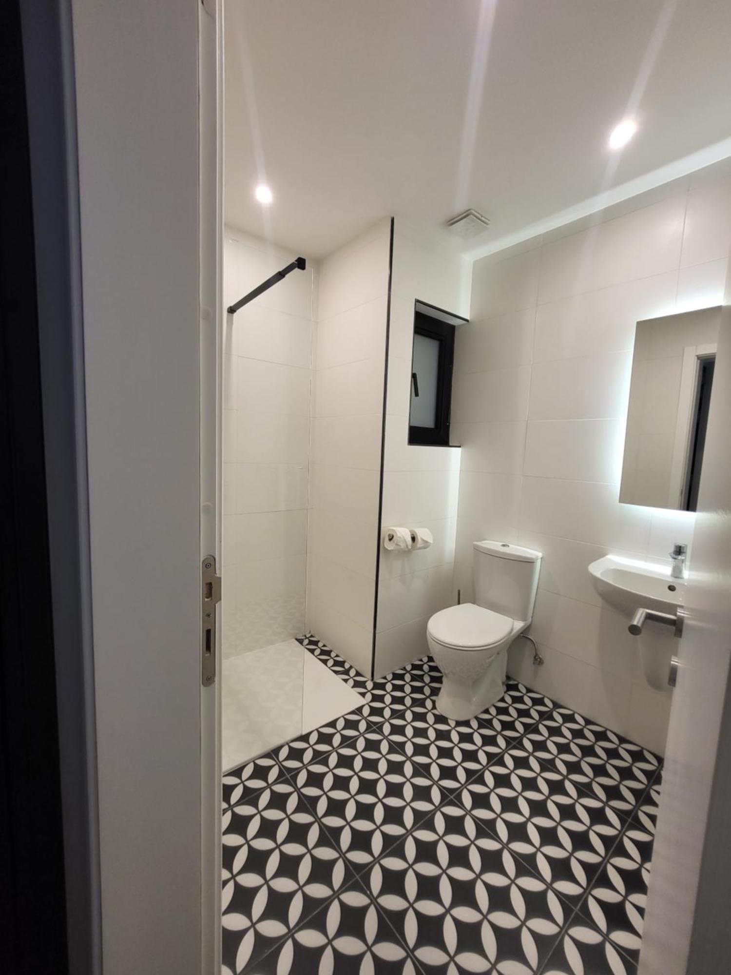 Double or Twin Room with Partial Sea View