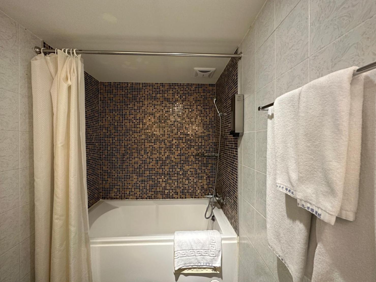 Standard Twin Room No Window