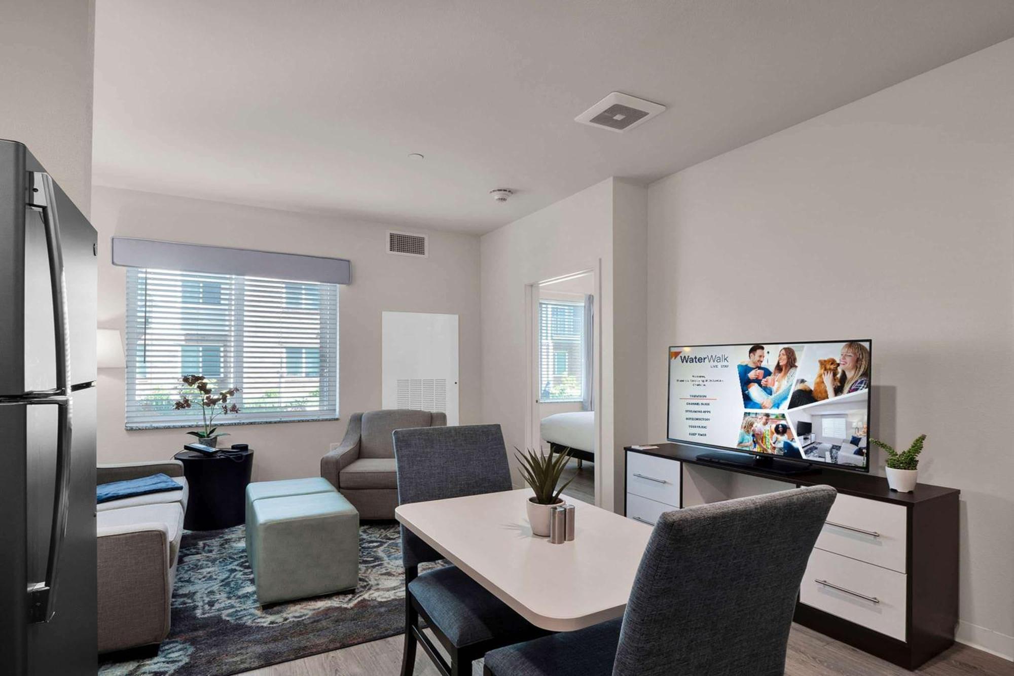 One Bedroom Suite Hearing Accessible - Queen Bed