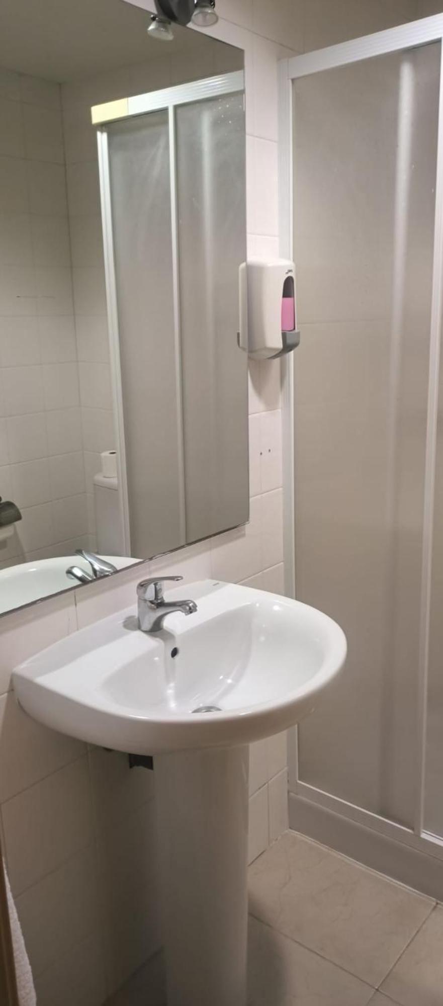 Twin Room,1606548838:JPEG