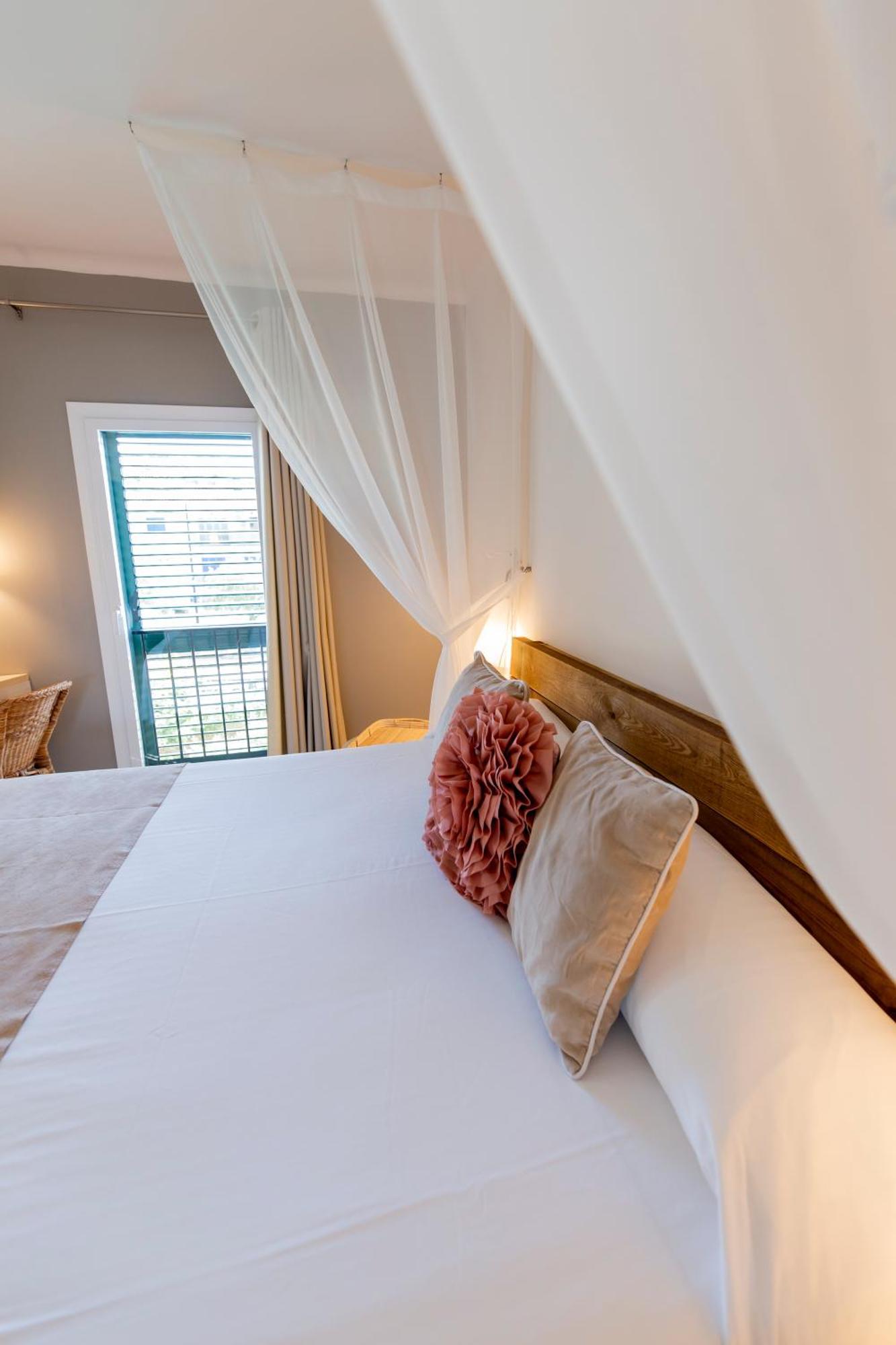 Double Room Romantic,1607659126:JPEG