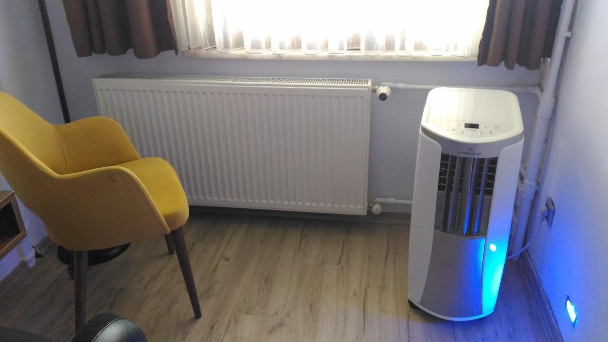 Quarto Superior com 2 Camas de Solteiro e Vista do Jardim