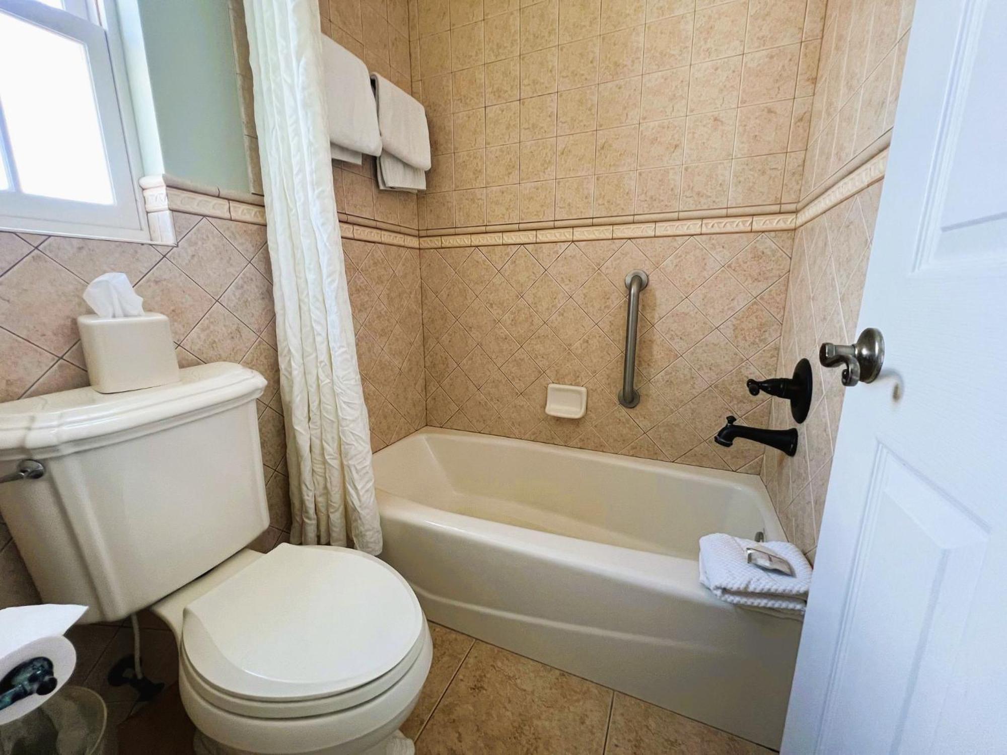 Queen Room with Bay View