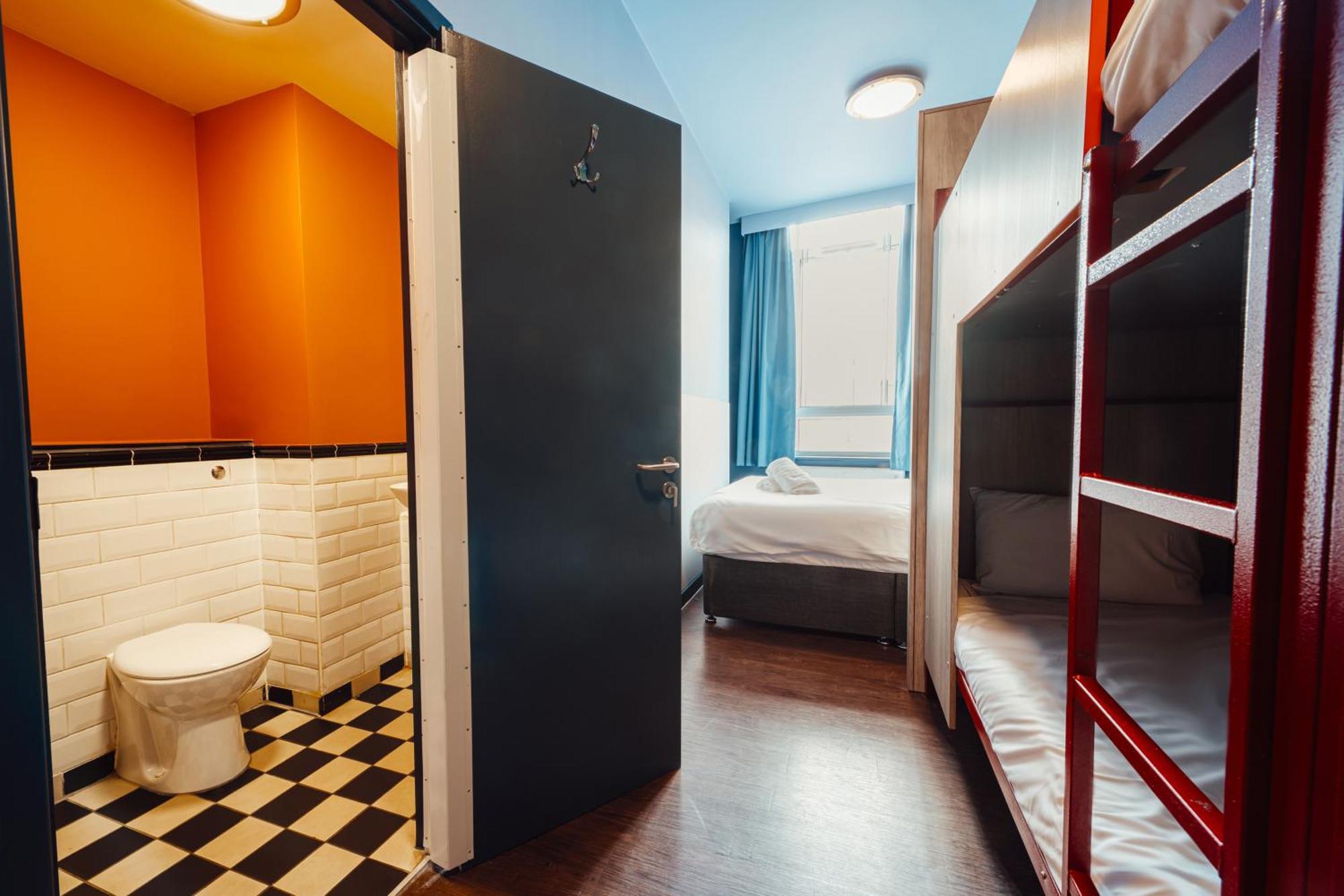 Room for 4