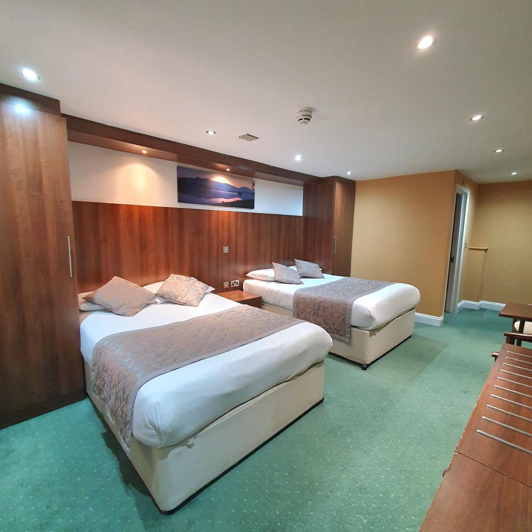 Executive Family Room