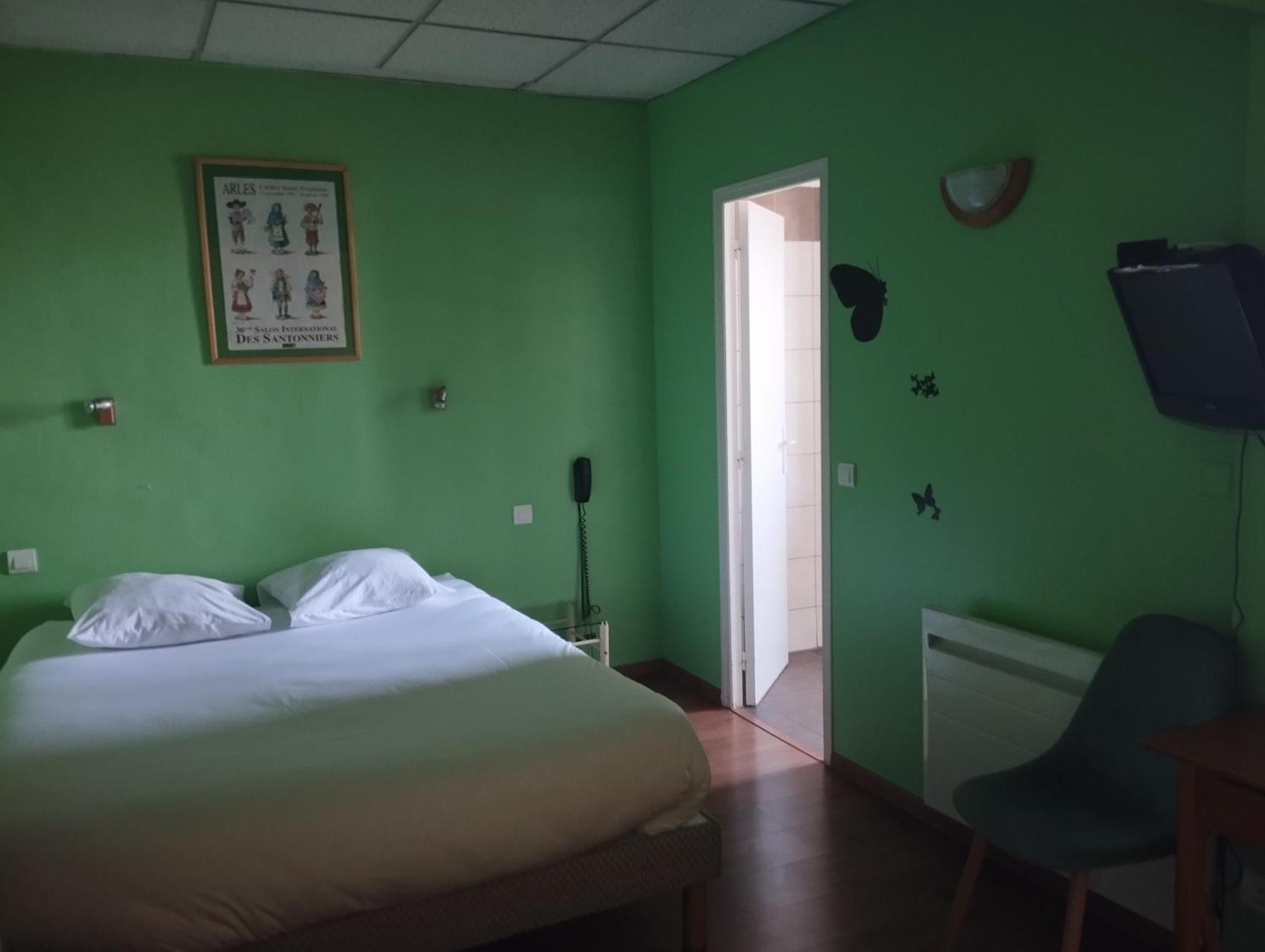 Standard Family Room,1731513117:JPEG