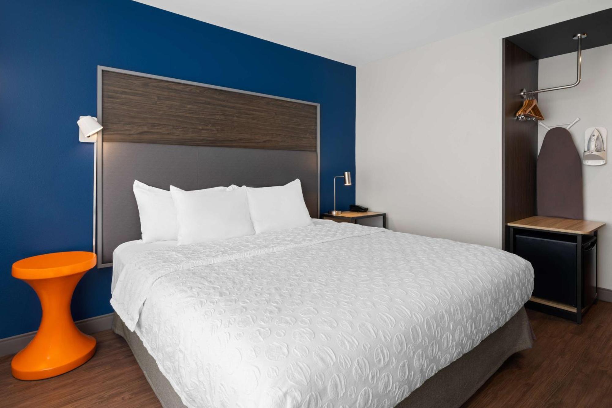 King Room with Walk-In Shower