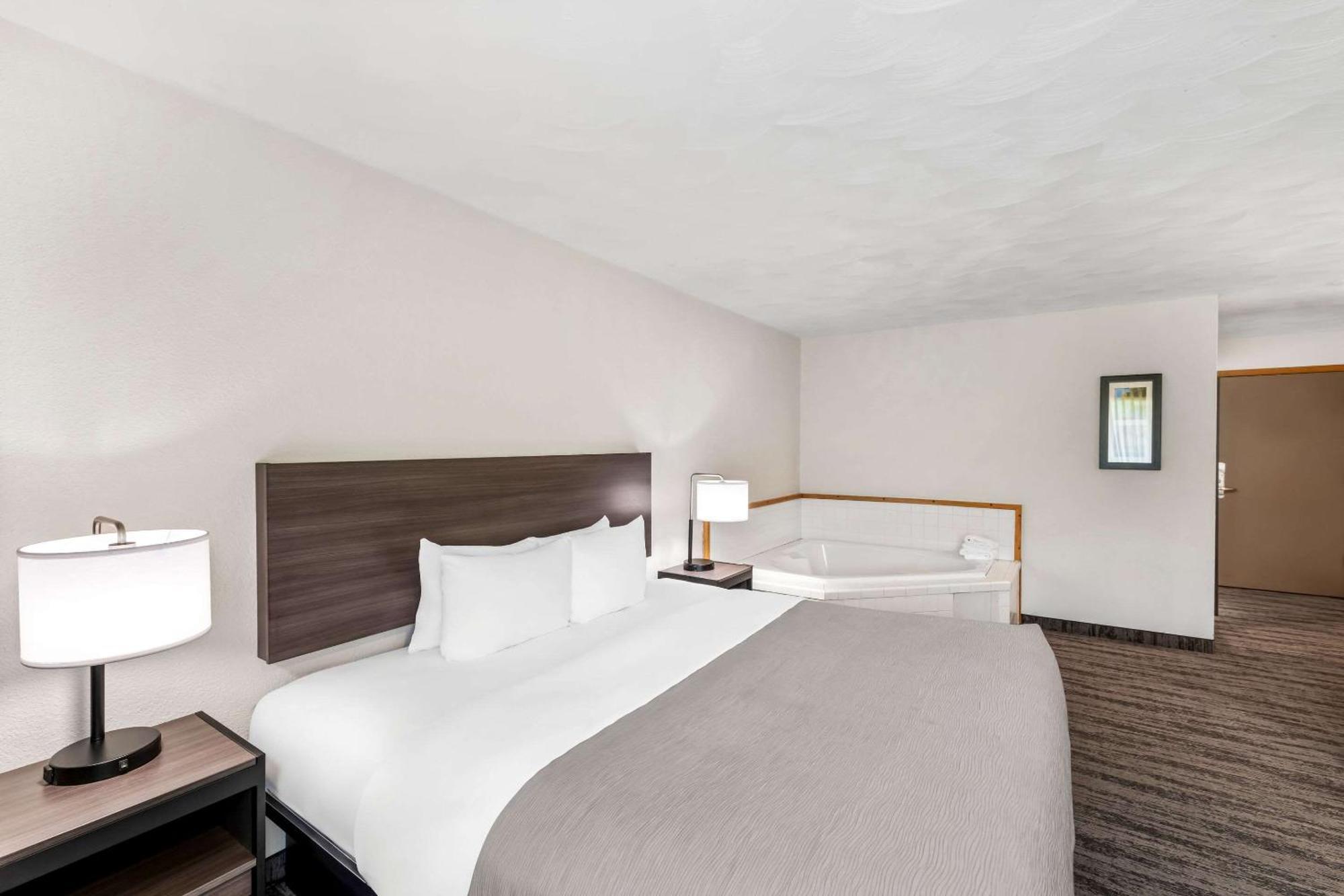 King Room - Non-Smoking