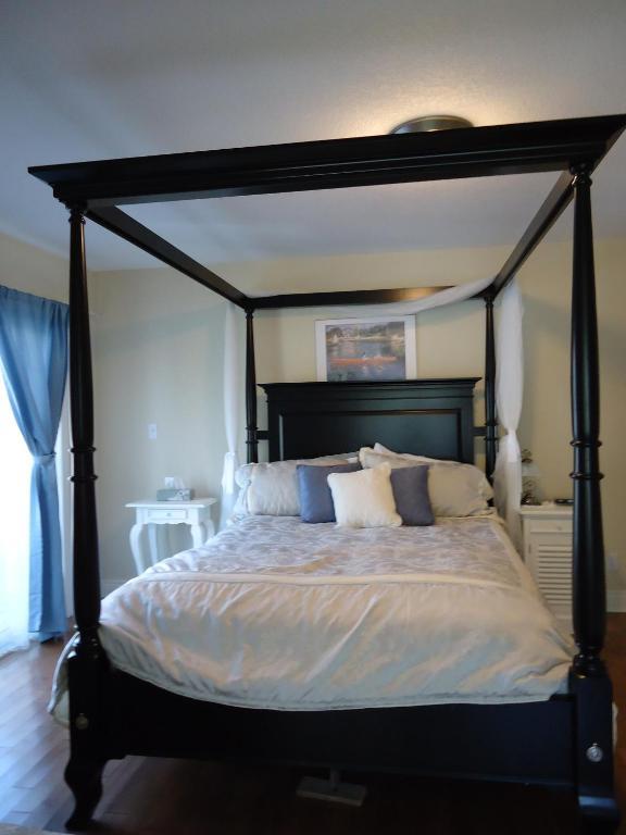 Queen Room with Two Queen Beds - Non Smoking