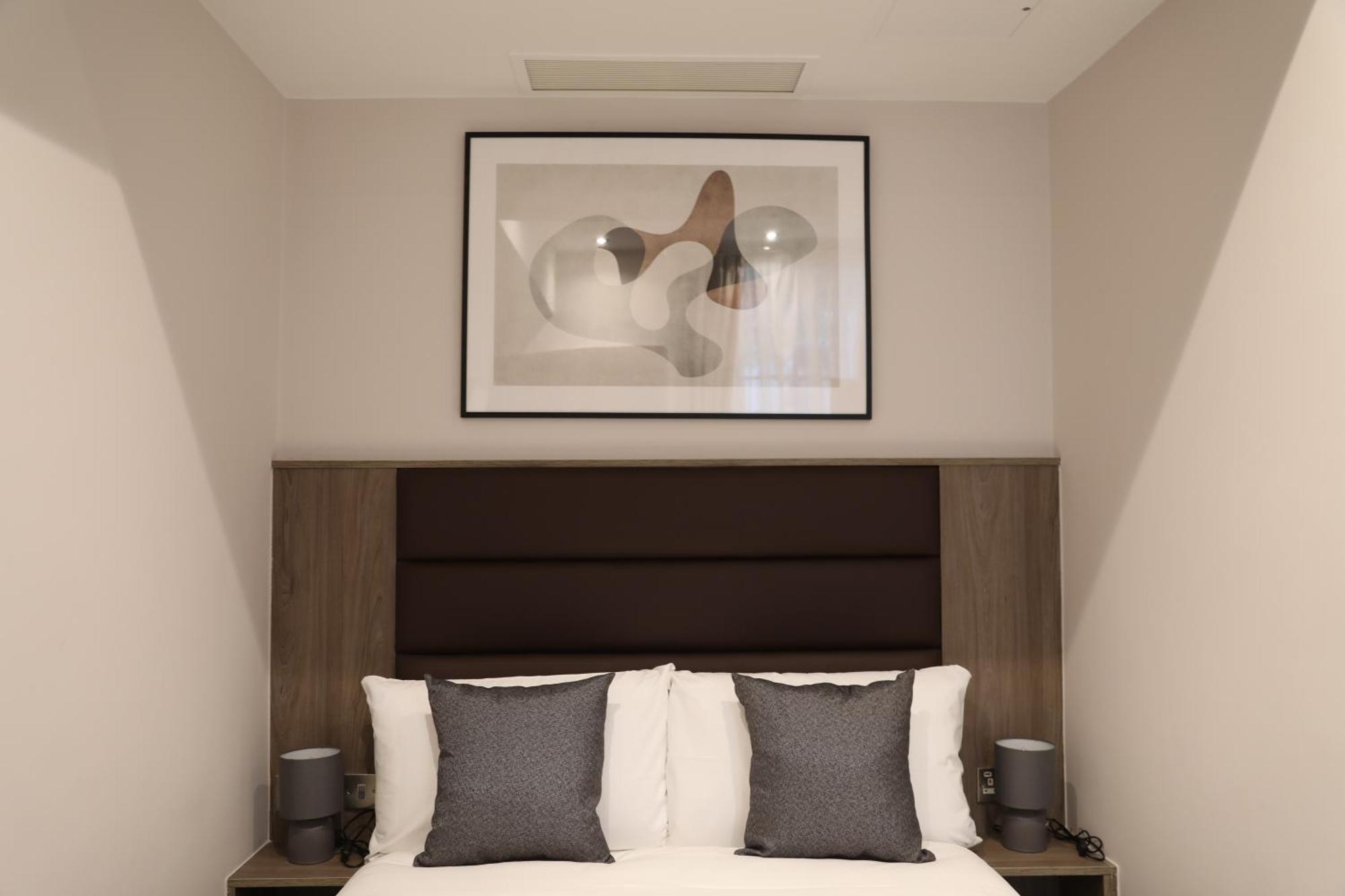 Budget Double Room Lower Ground Floor