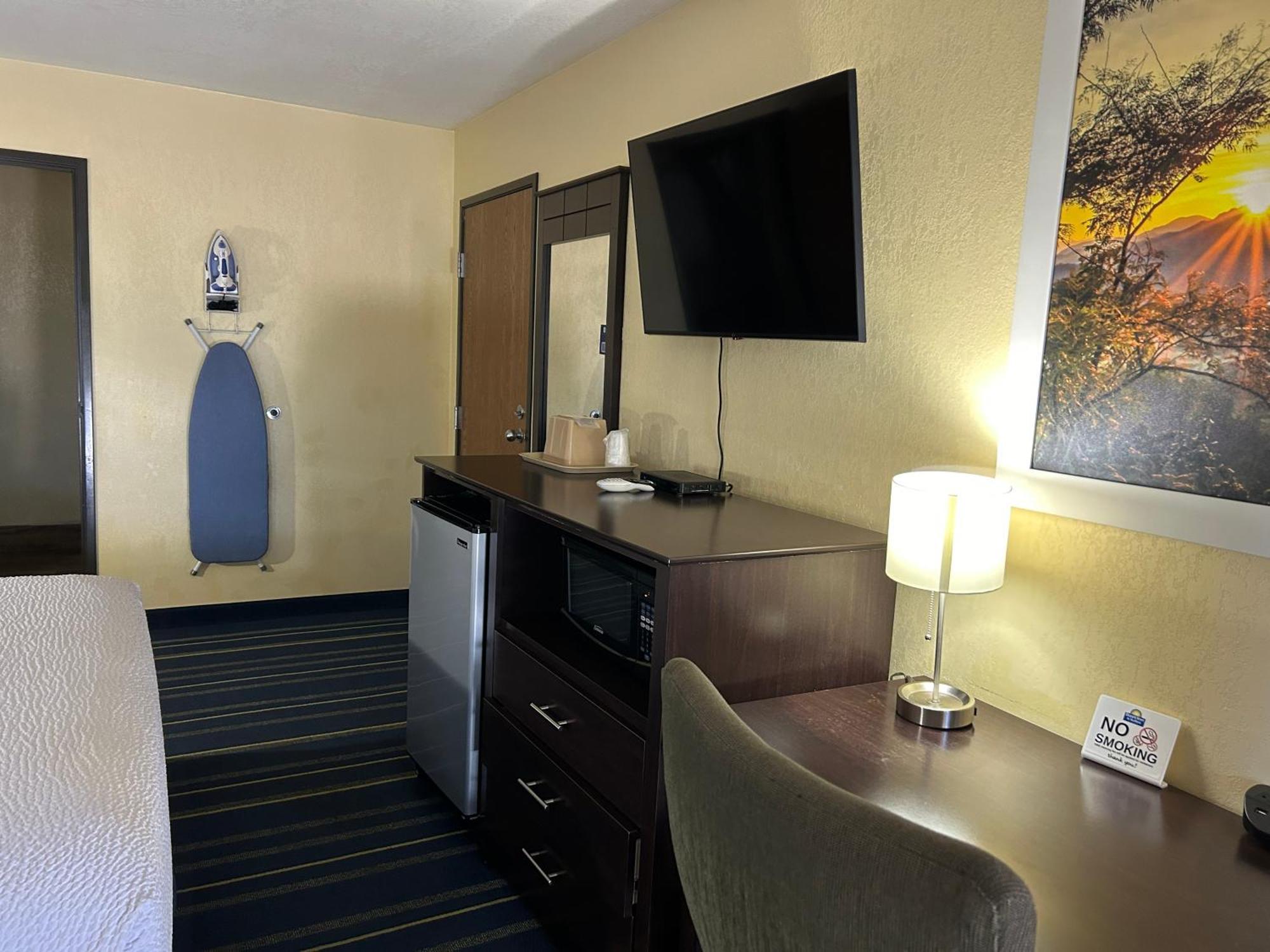King Room - Disability Access/Non-Smoking