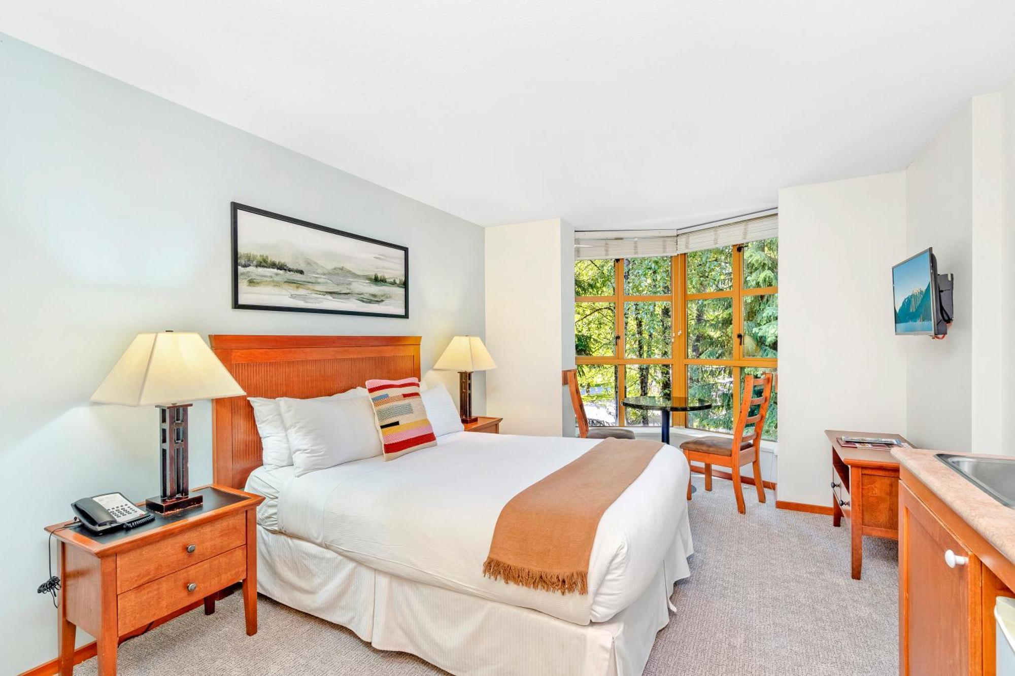 Queen Room with Garden View