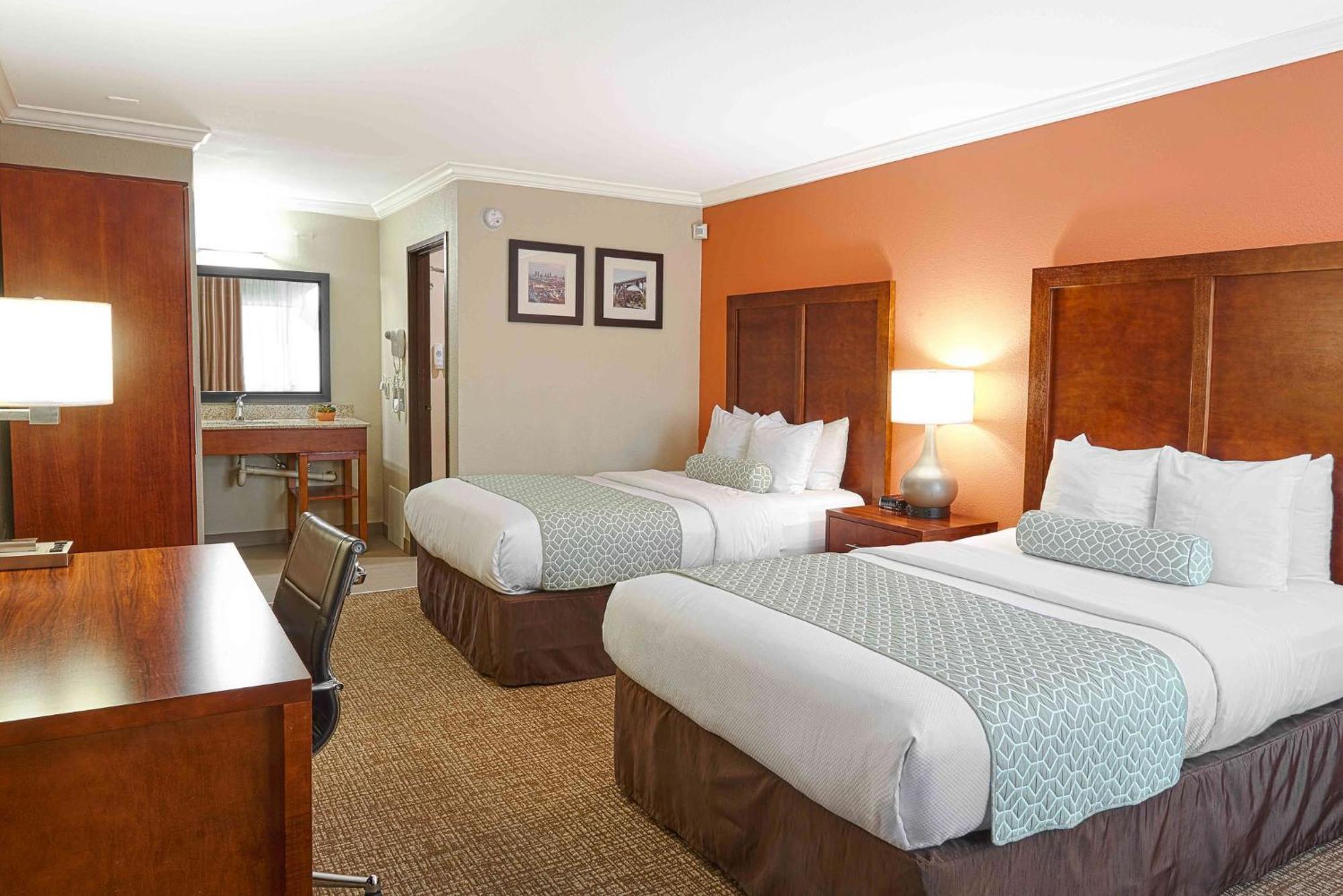 Room Two Double Beds Non Smoking