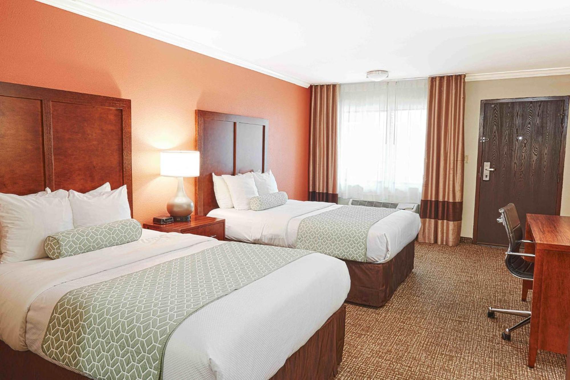 Room Two Double Beds Non Smoking