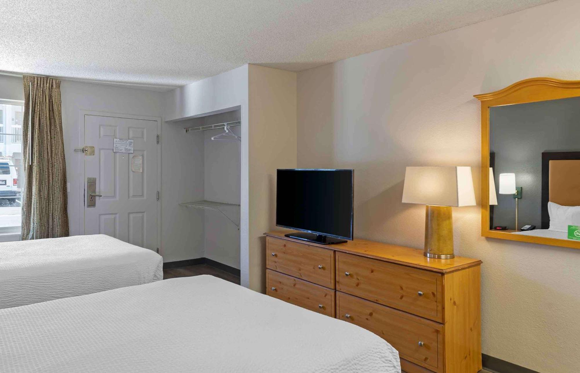 Studio with 2 Double Beds - Non-Smoking