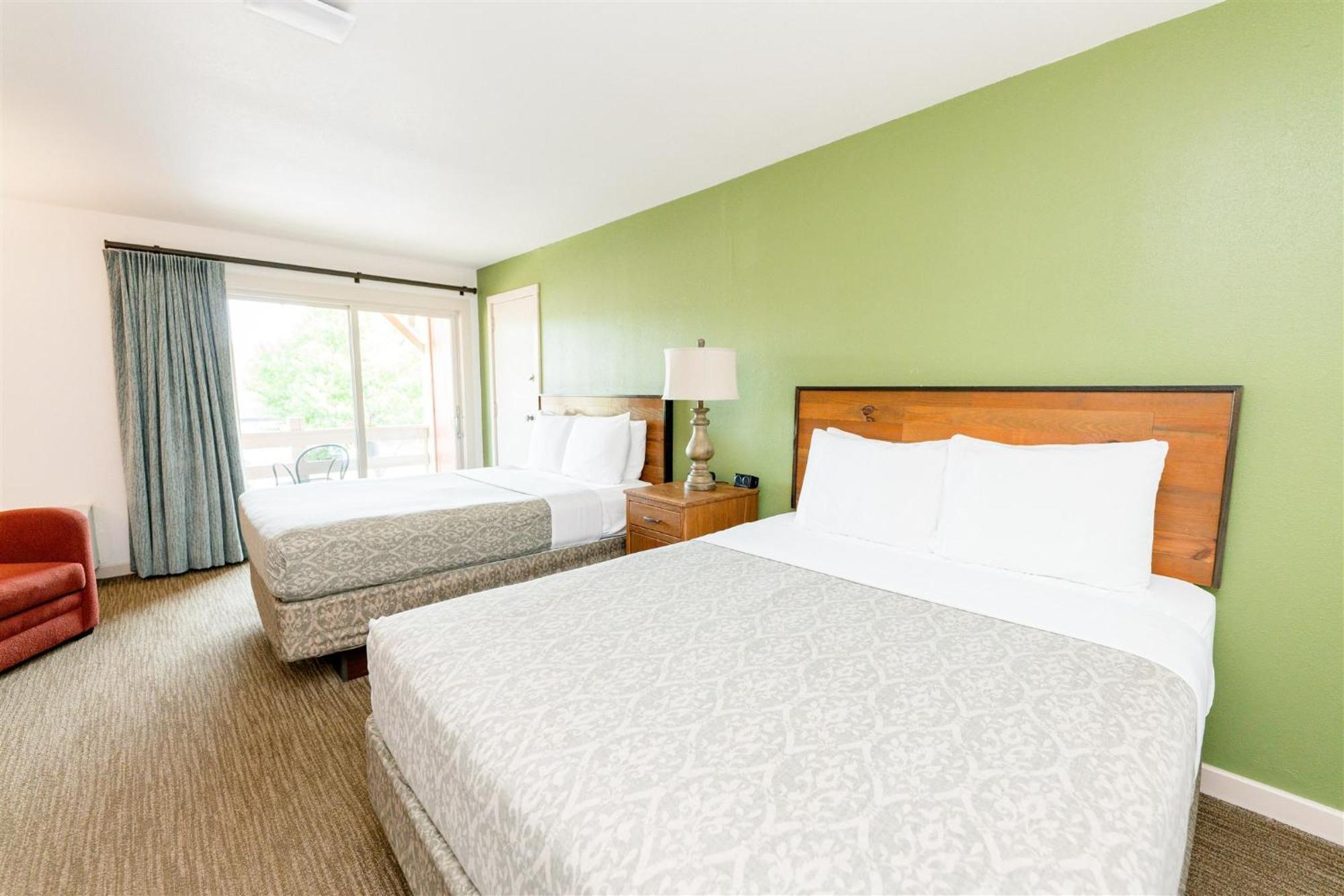 Deluxe Queen Room with Two Queen Beds