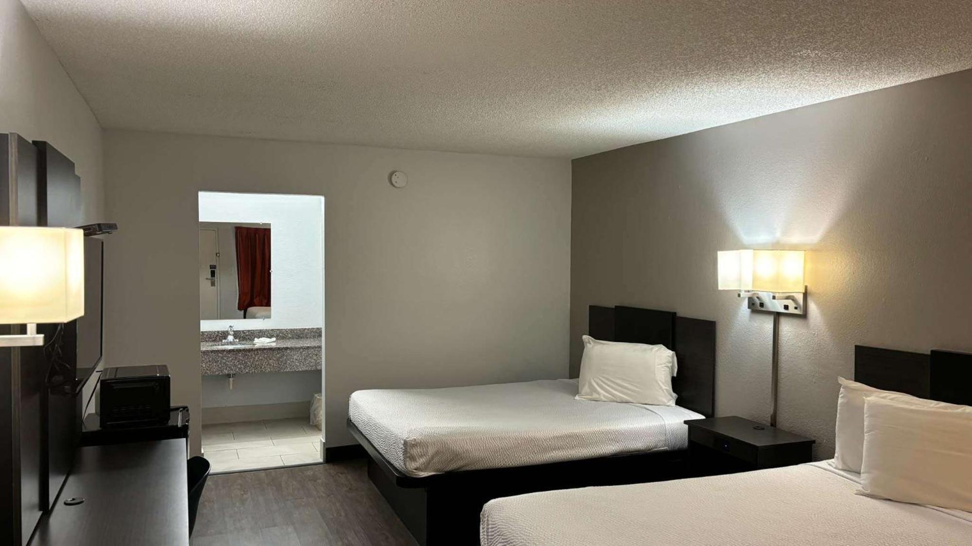 Queen Room Two Queen Beds Non-Smoking