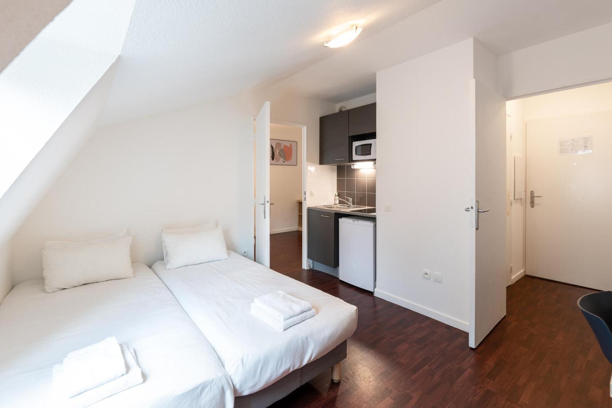 Superior One-Bedroom Apartment