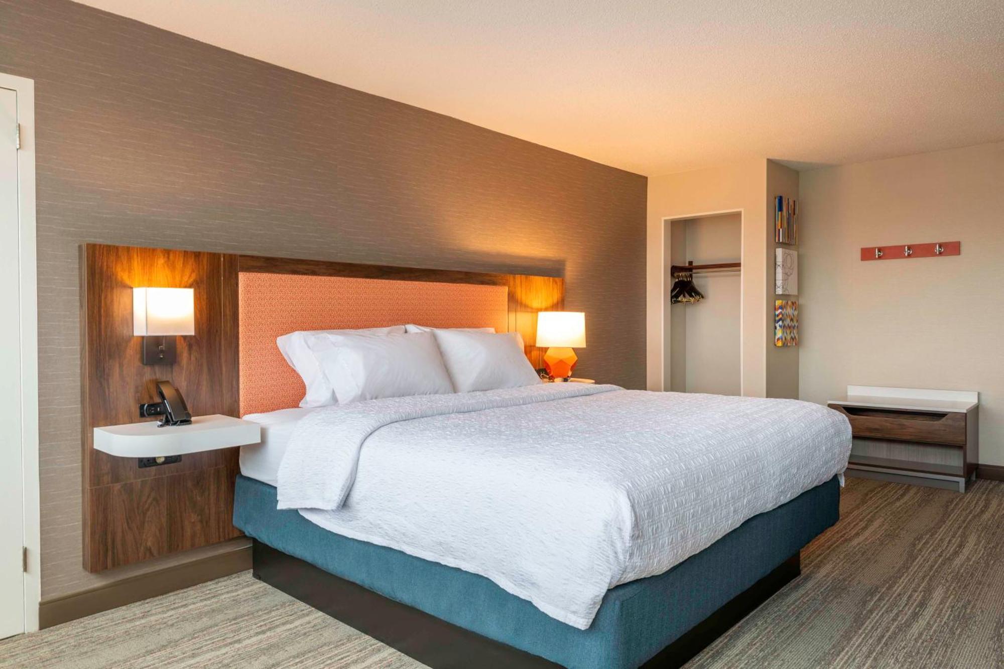 King Suite with Wet Bar