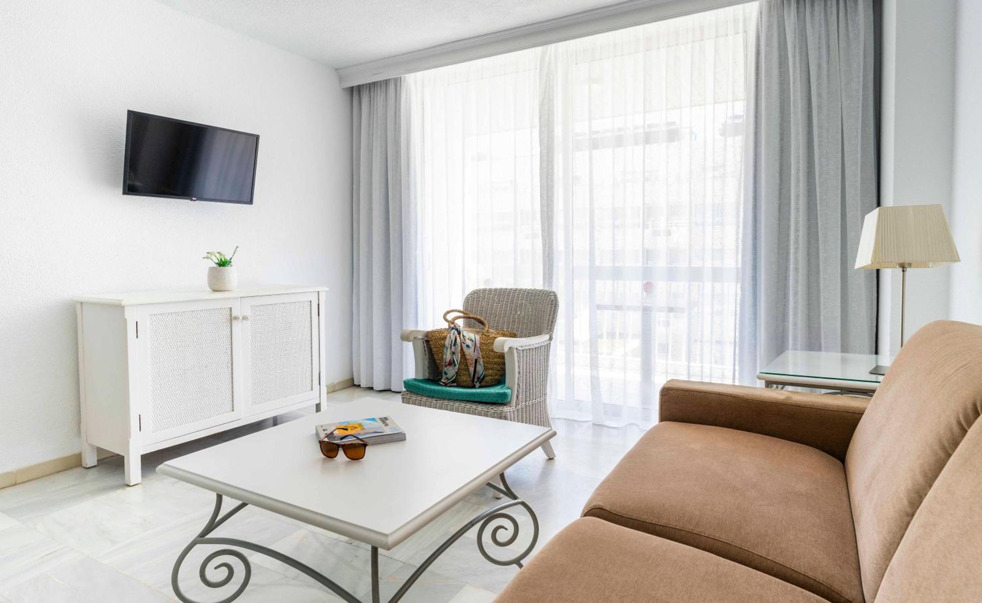 One-Bedroom Apartment,1615390114:JPEG