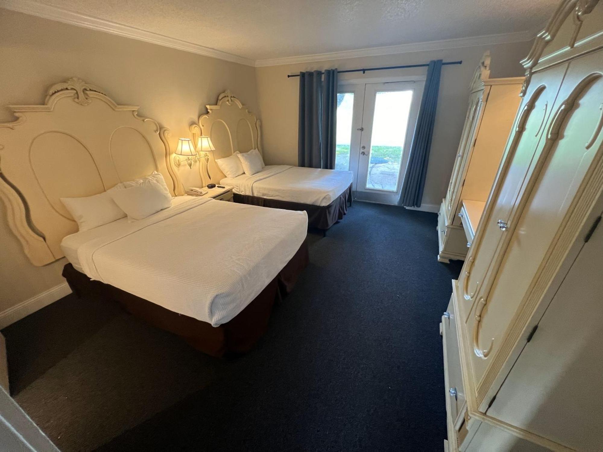 Standard Double Suite