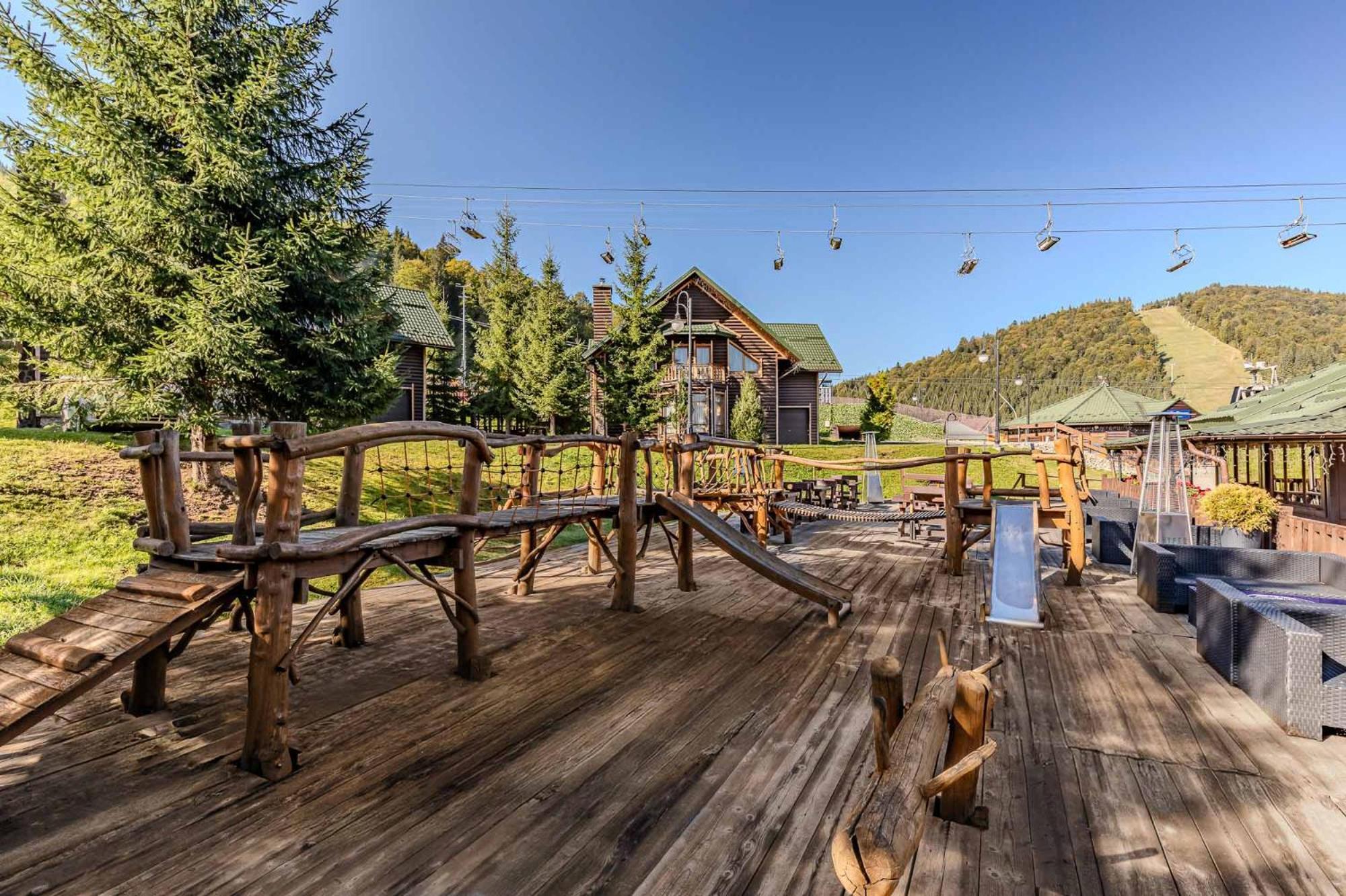 Chalet Premier  (8 Adults)