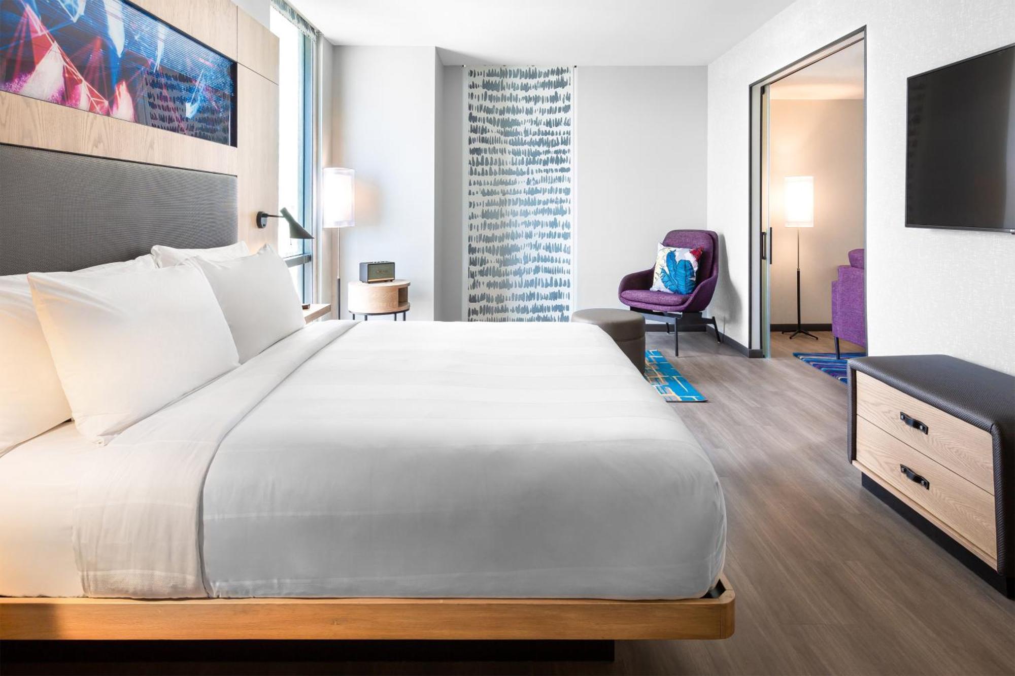 Aloft Suite 1 King Partial bay view