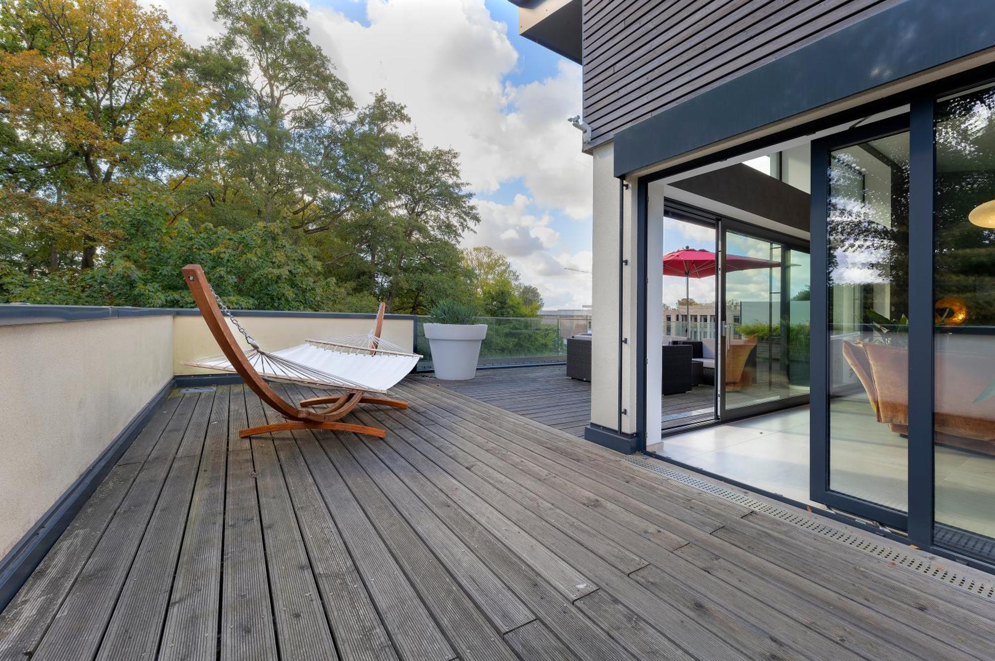 Two-Bedroom Apartment Rooftop Terrace