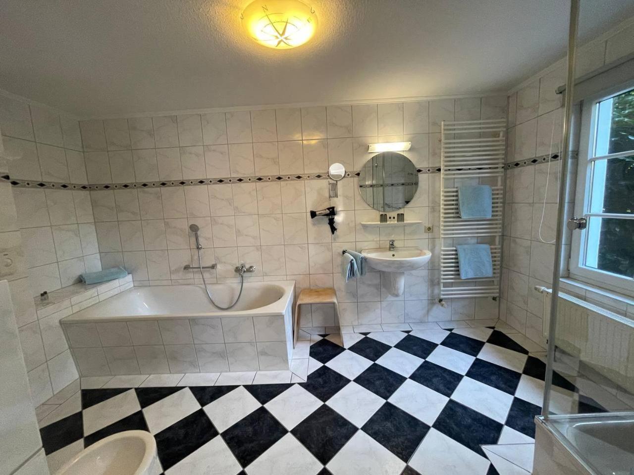 Double Room Long