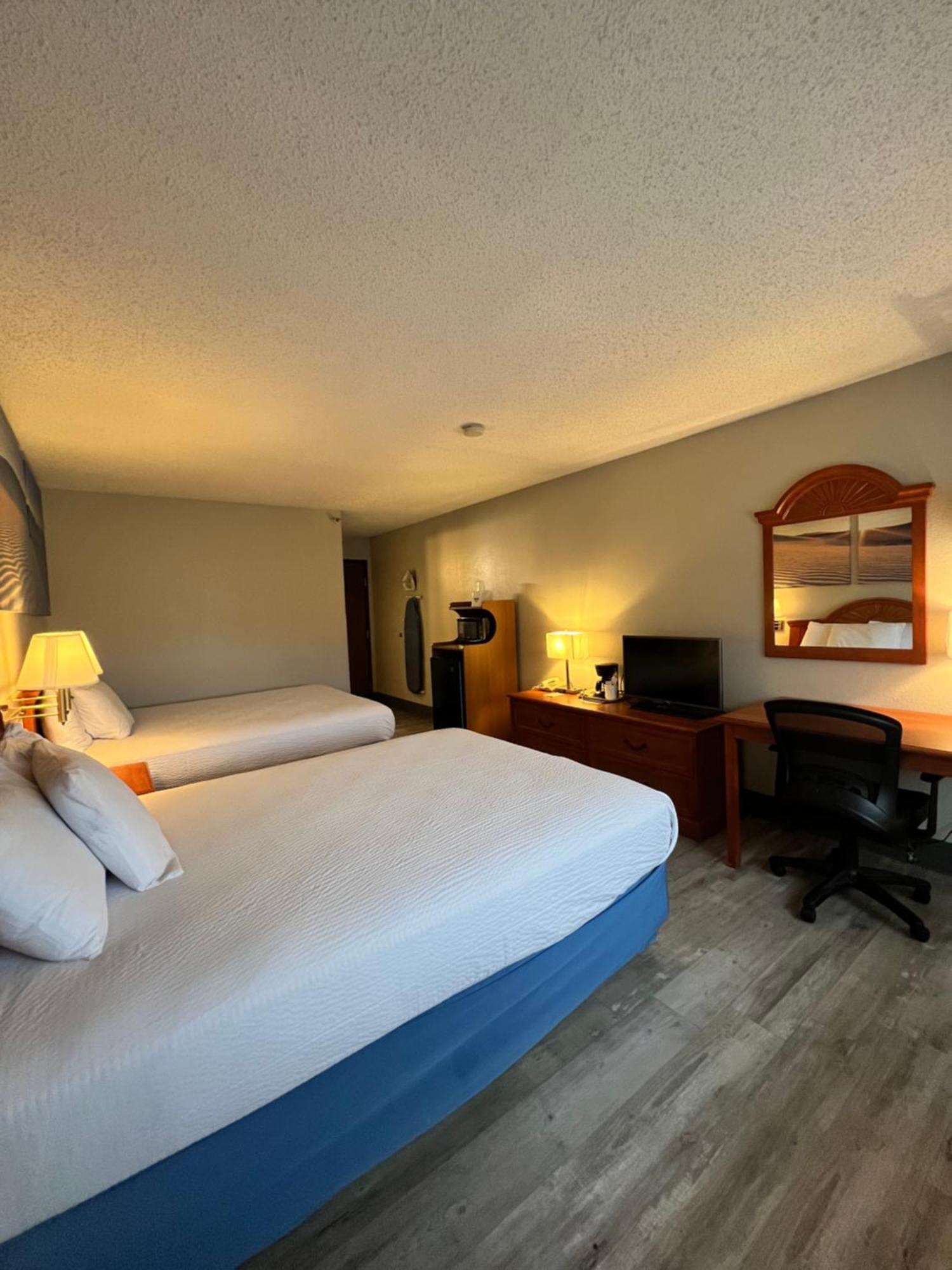 Double Room Two Double Beds Non-Smoking