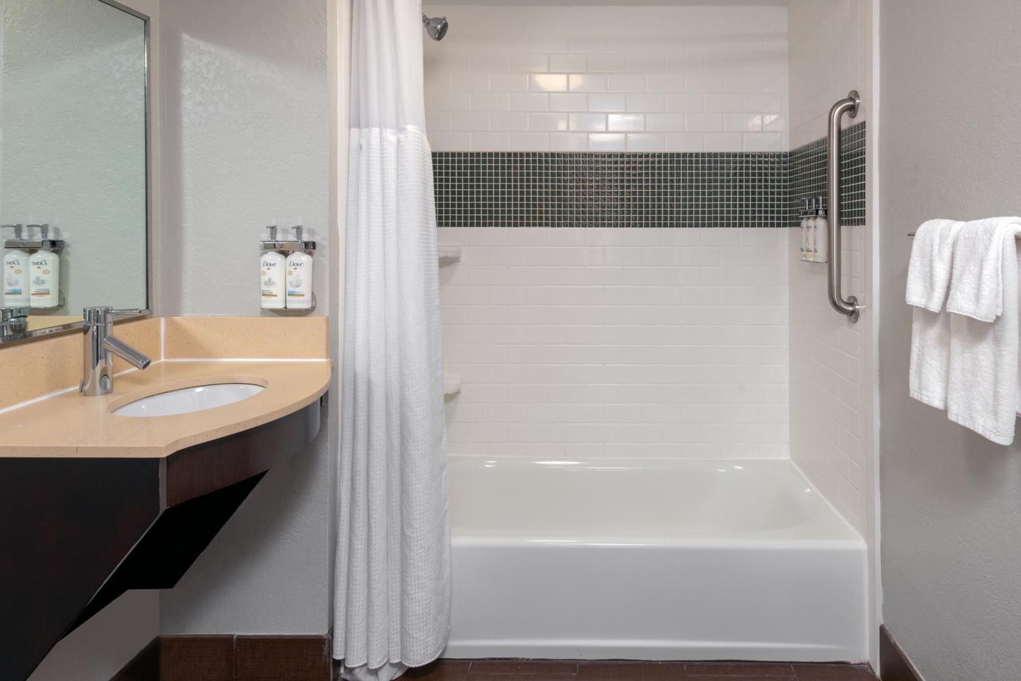 Studio Queen Suite
