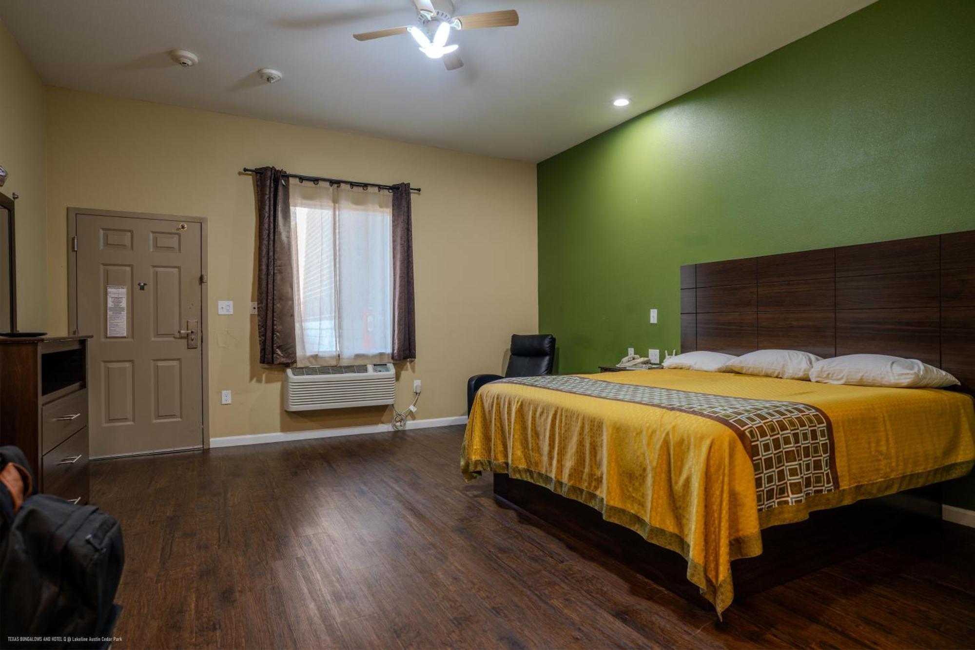 Deluxe King Studio
