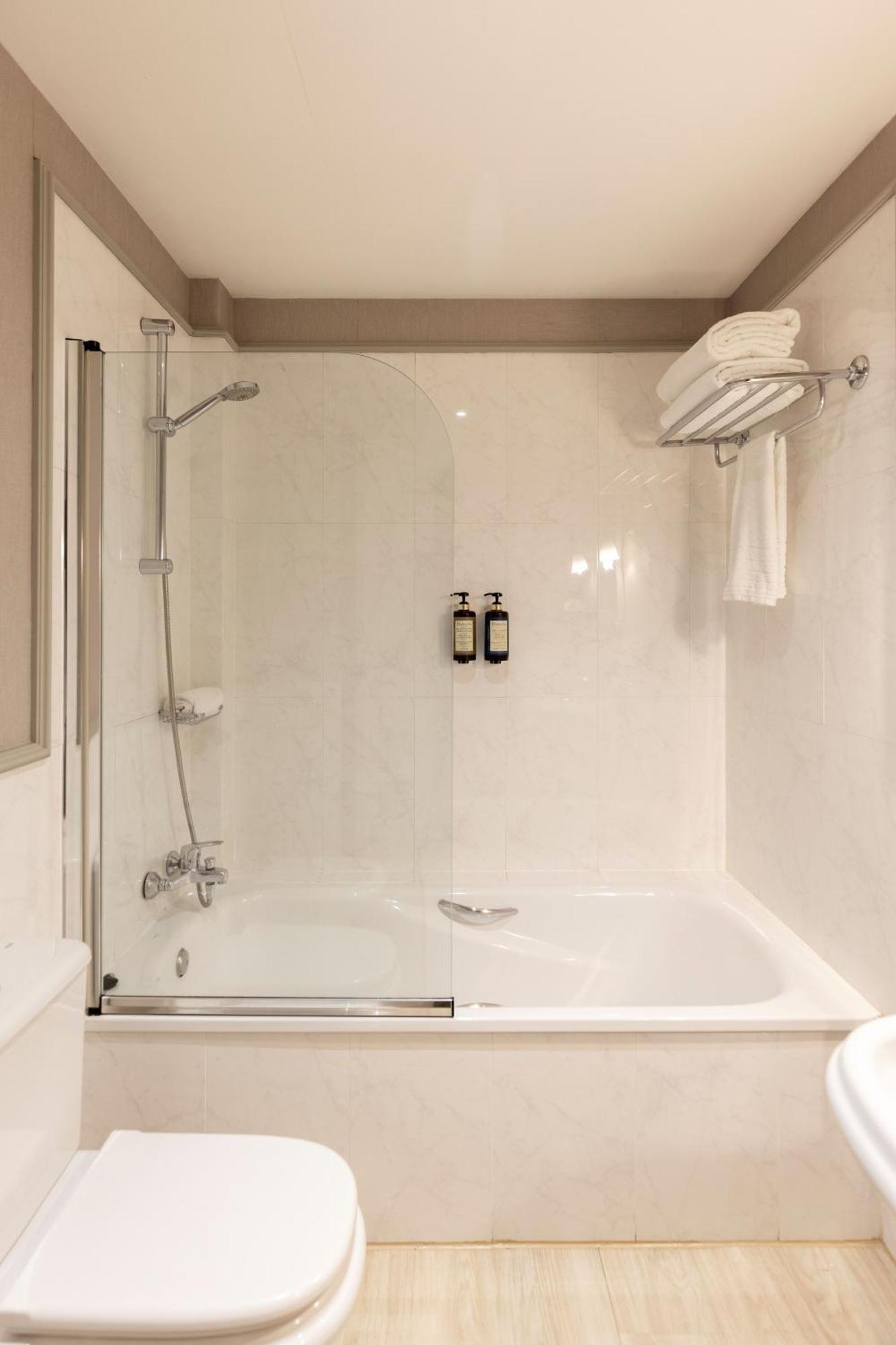 Superior Double or Twin Room with Terrace