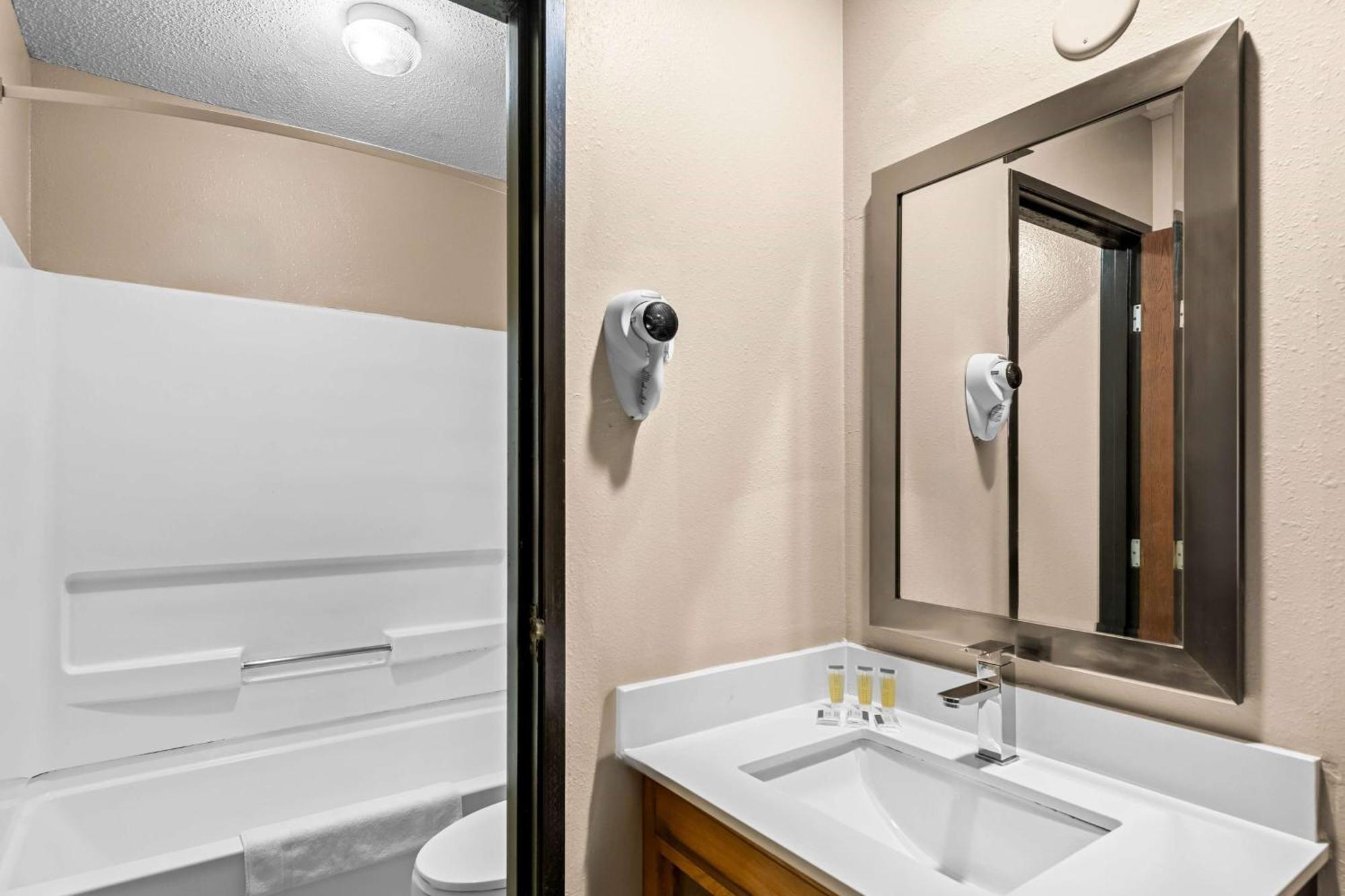 Deluxe Double Room with Two Double Beds - Non-Smoking