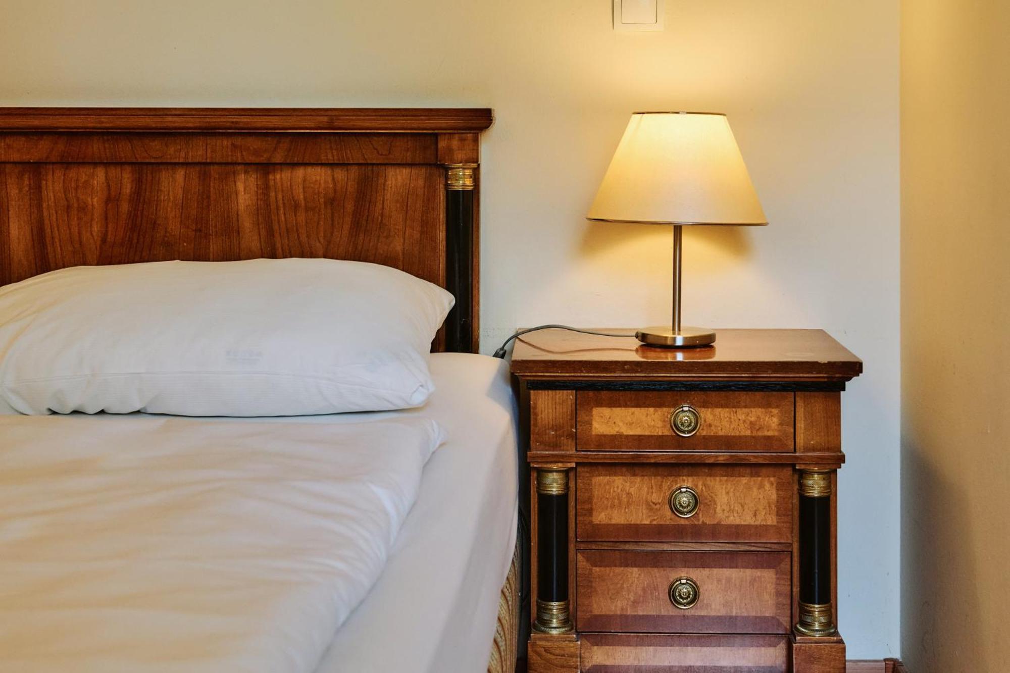 Connecting Room