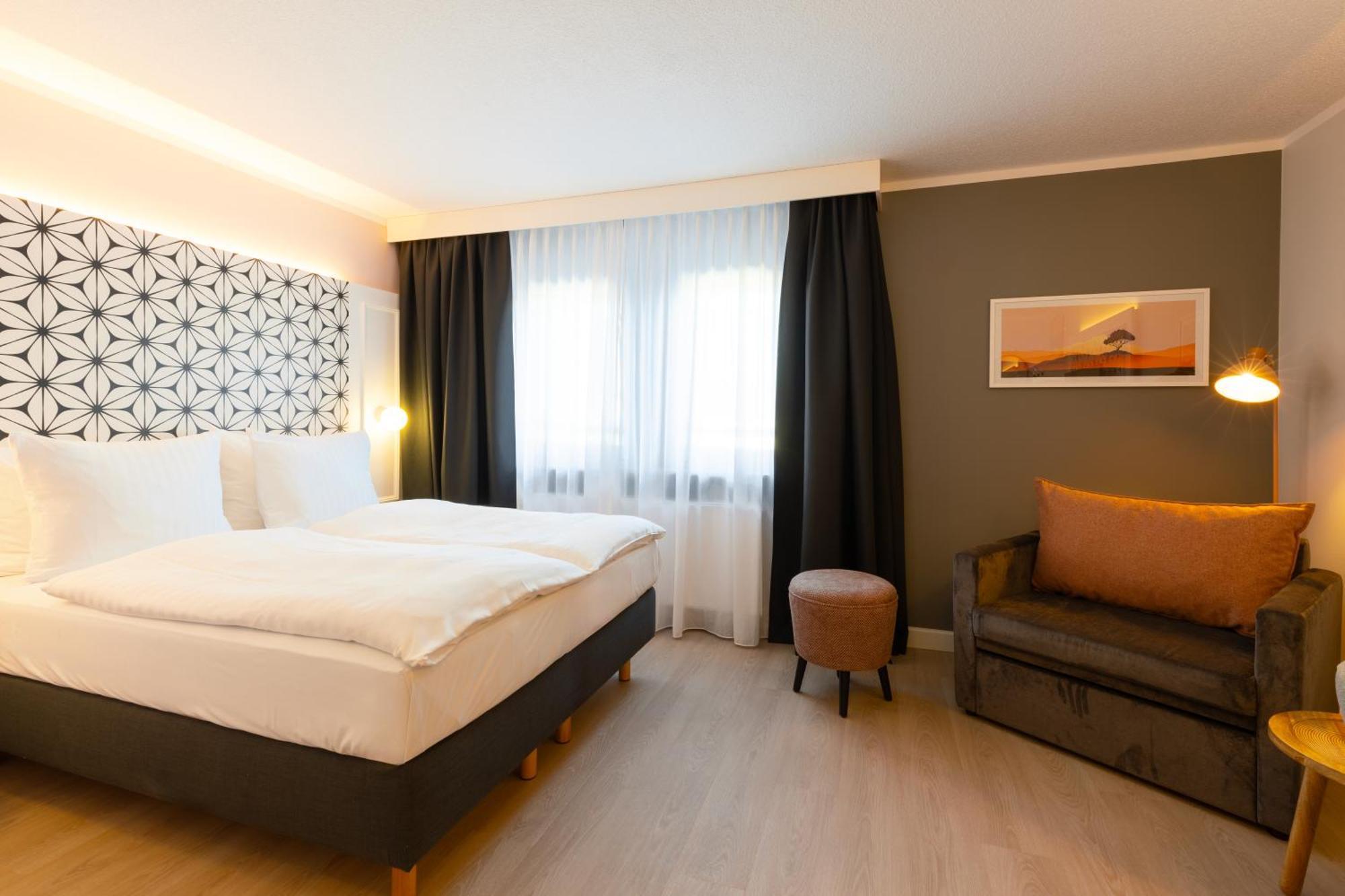 Standard Queen Room Up to Three Adults