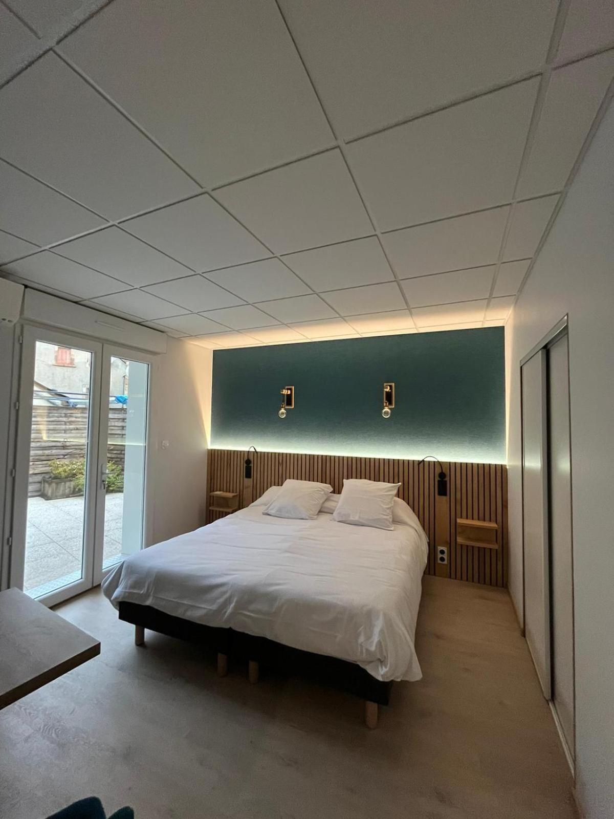 Double Room Private Bathroom