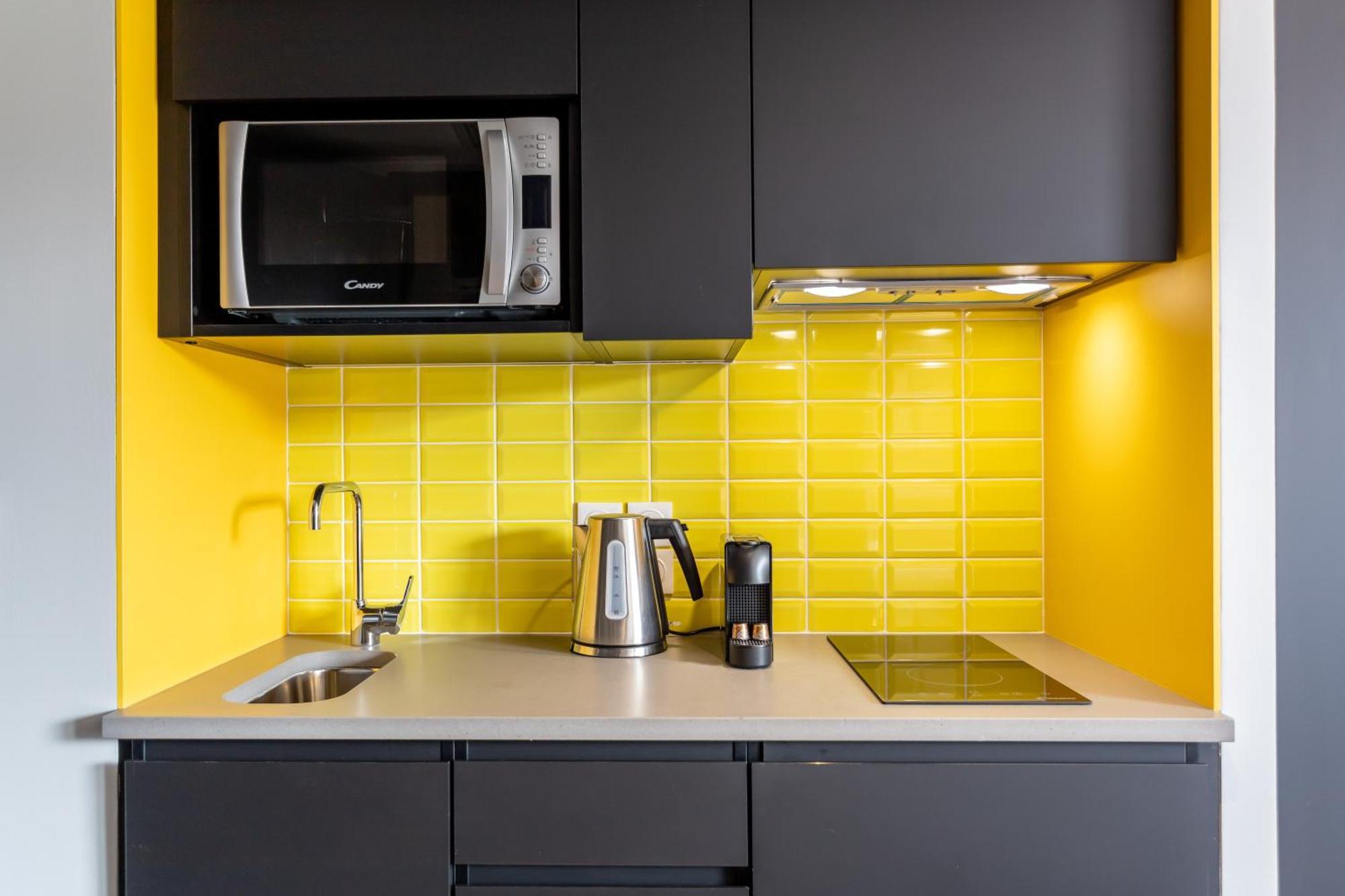 Studio Apartment Sleeps 4