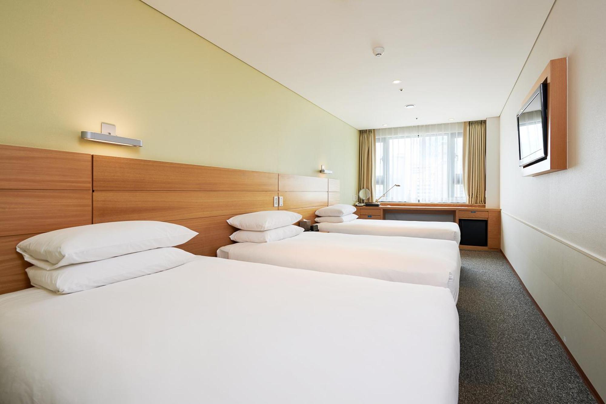 Triple Room
