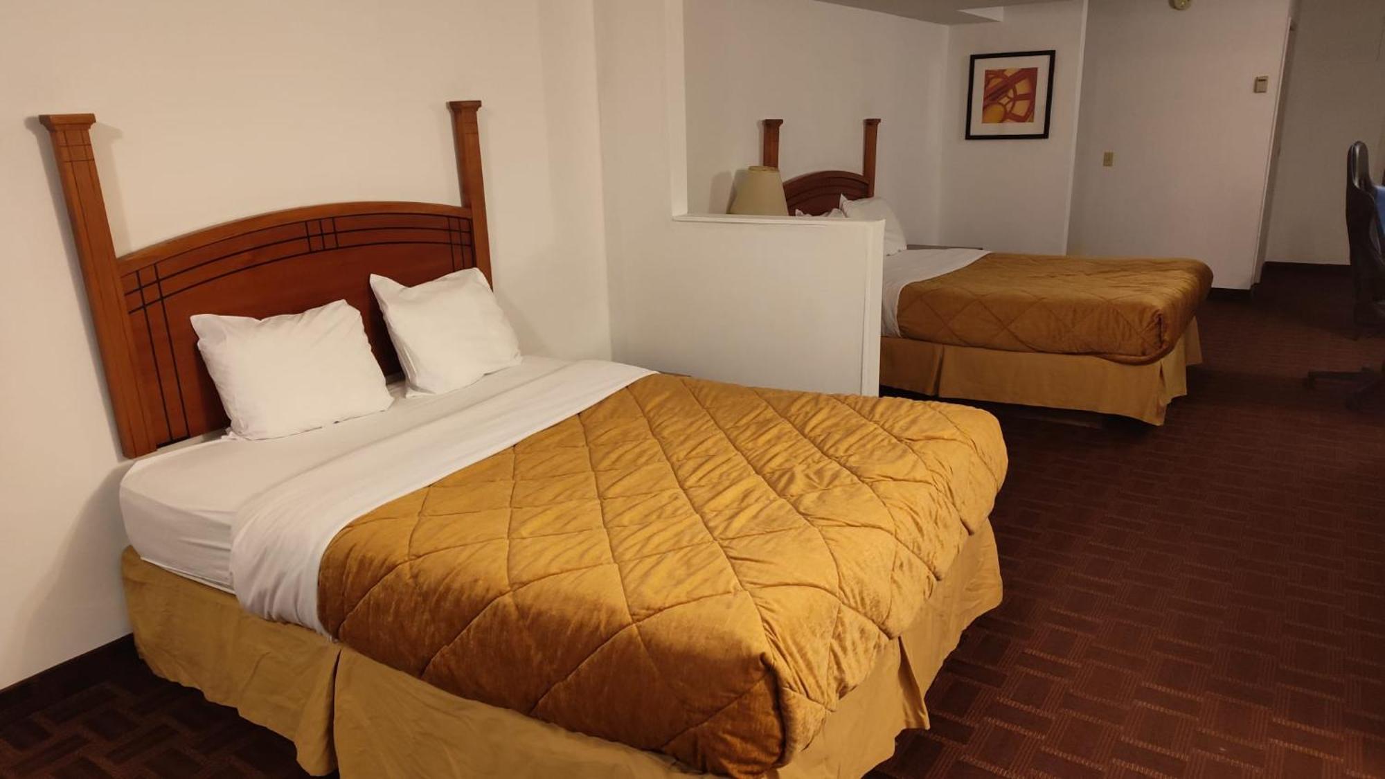 Standard Queen Room