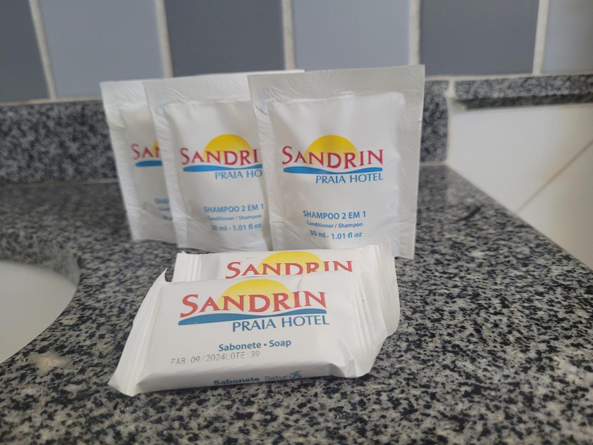 Quarto com 2 Camas de Solteiro